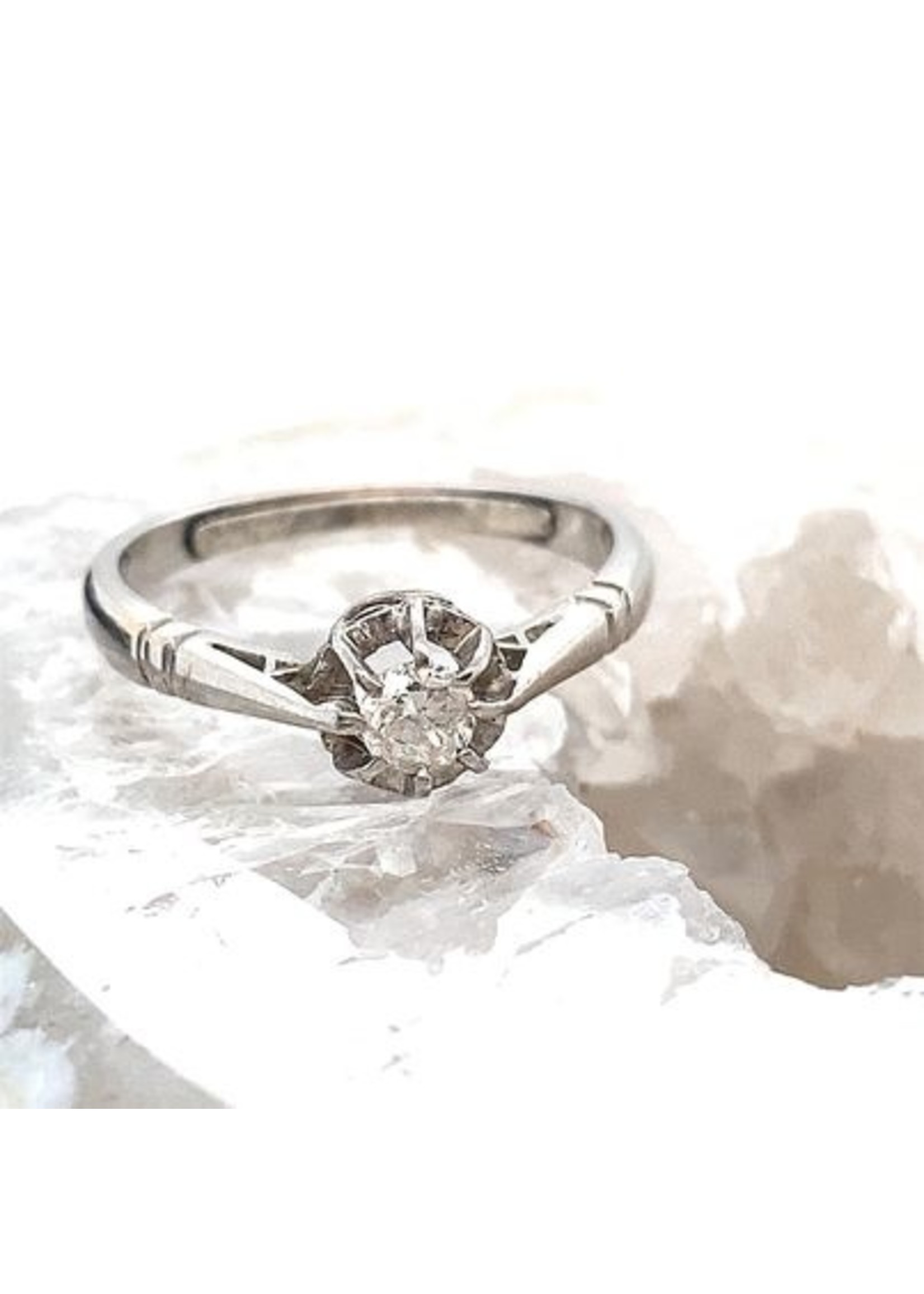 Vintage & Occasion Occasion witgouden solitairring met diamant 0.15ct