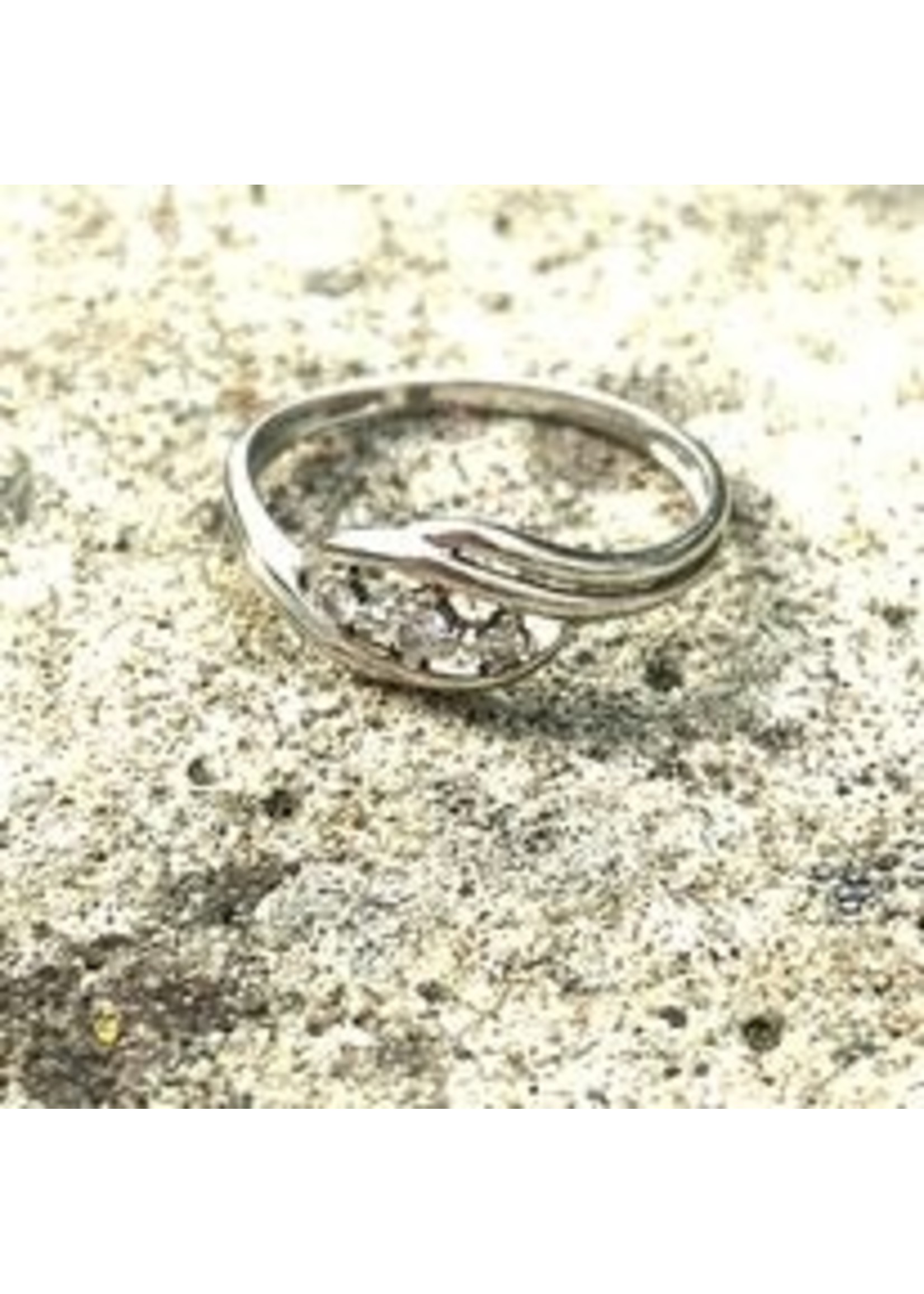 Vintage & Occasion Occasion ring met 3 diamantjes 0.08ct