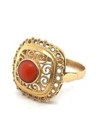 Vintage & Occasion Occasion geelgouden opengewerkte ring met koraal