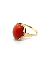 Vintage & Occasion Occasion gouden ring met ovale bloedkoraal