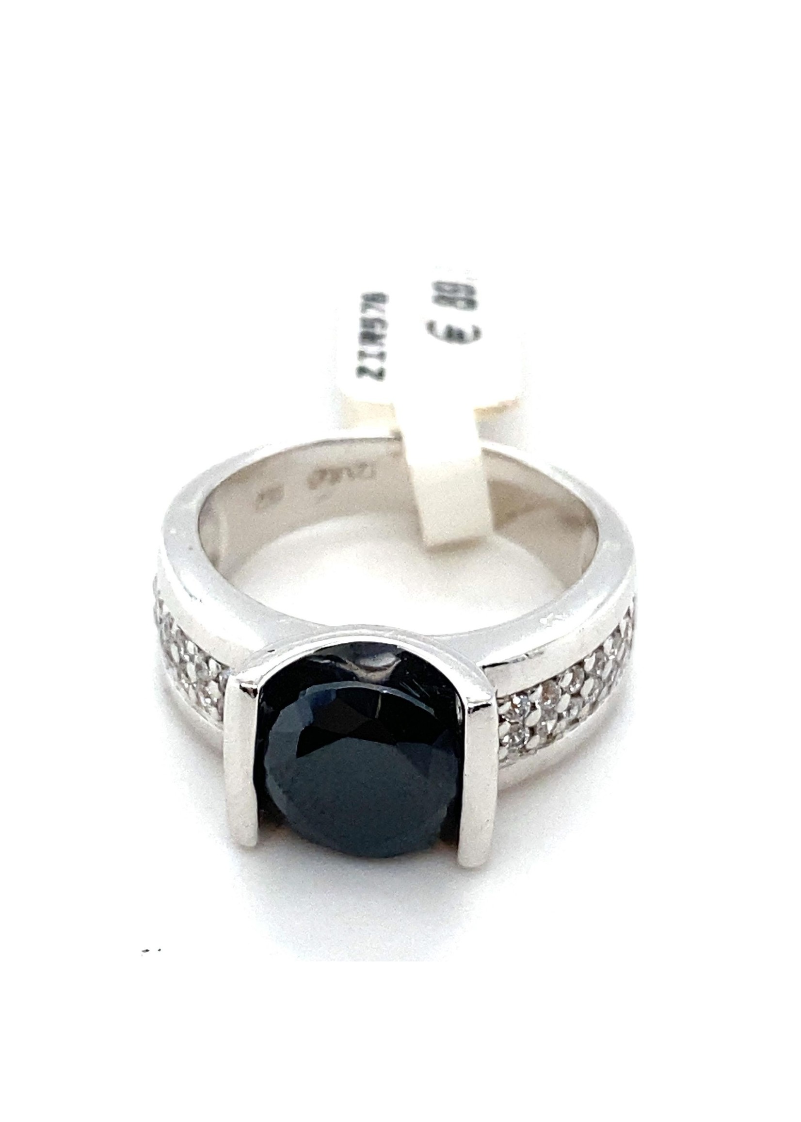 Vintage & Occasion Zinzi ring zirkonia met zwarte steen  ZIR576