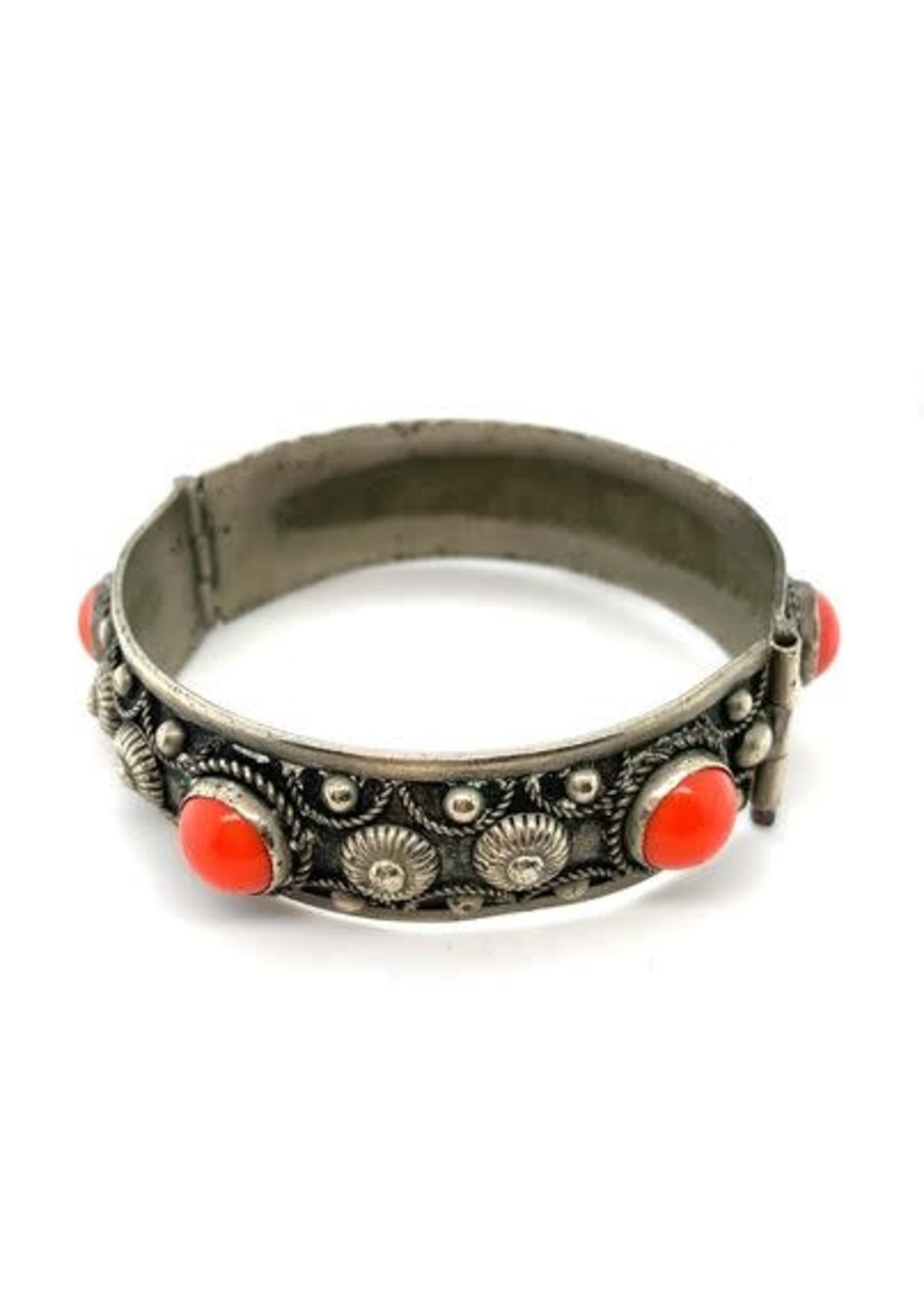 Vintage & Occasion Occasion zilveren bangle met koraal