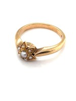 Vintage & Occasion Occasion gouden ring met sterretje bezet met zaadpareltjes