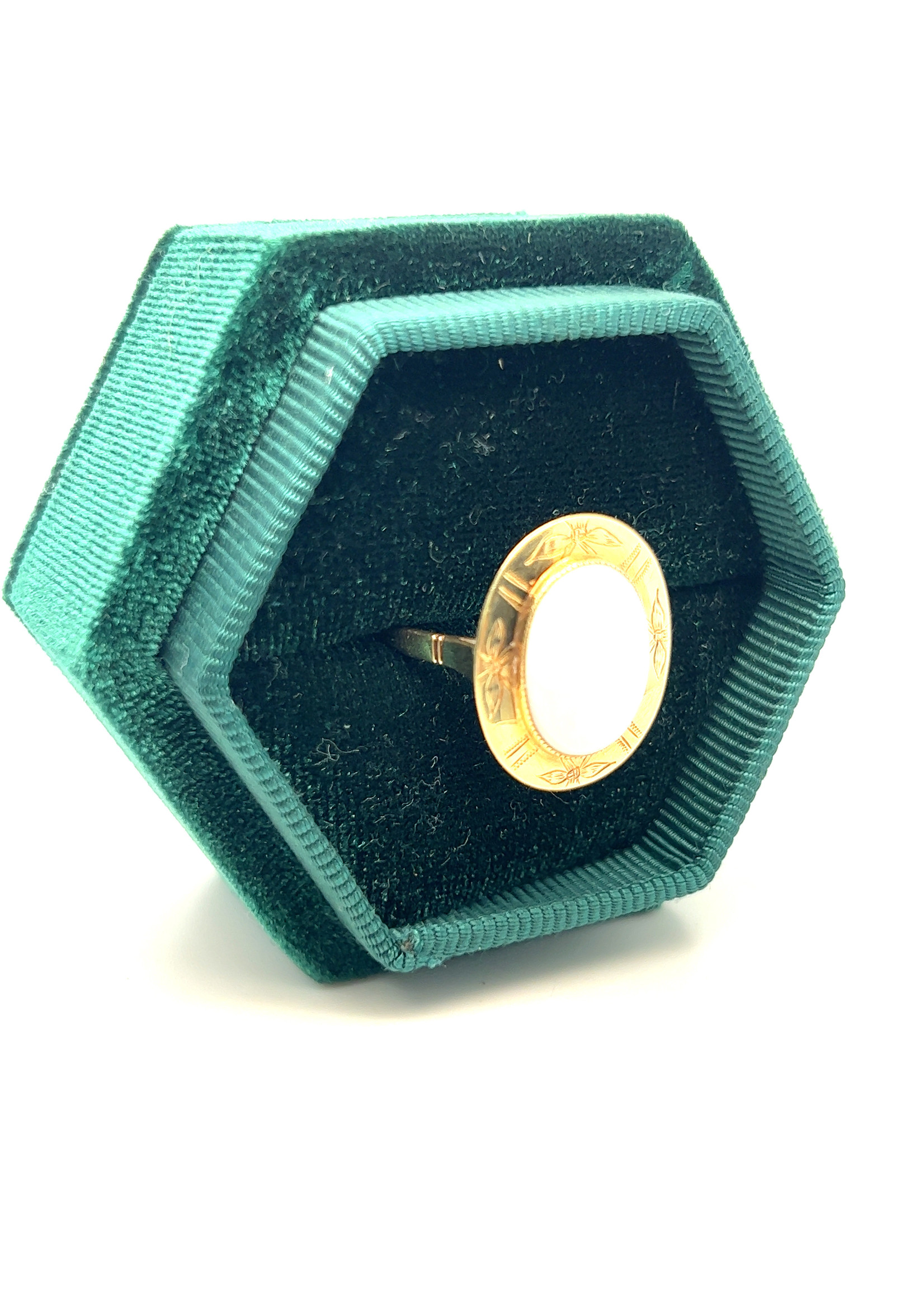 Vintage & Occasion 14krt gouden ring bezet met opaal