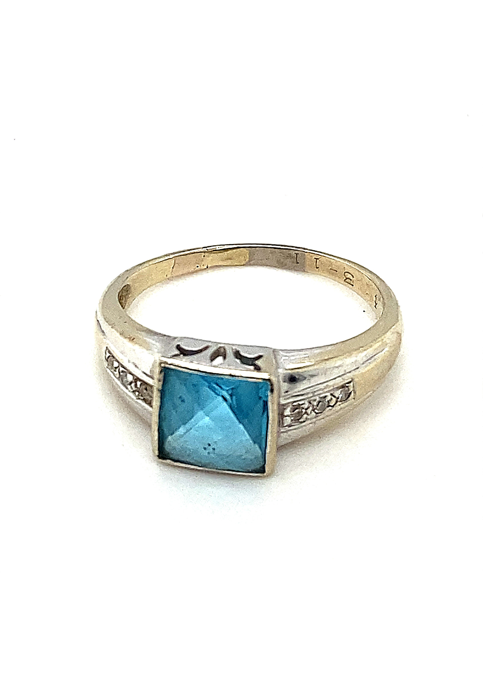 Vintage & Occasion 14krt witgouden topaas - maat 18.25