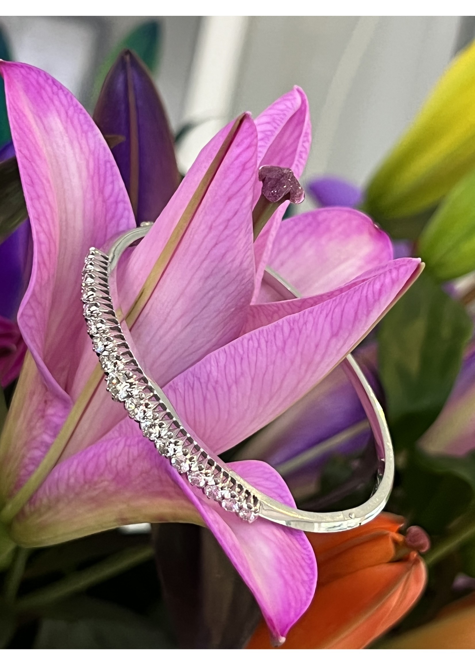 Vintage & Occasion Vintage witgouden bangle met briljantgeslepen diamant