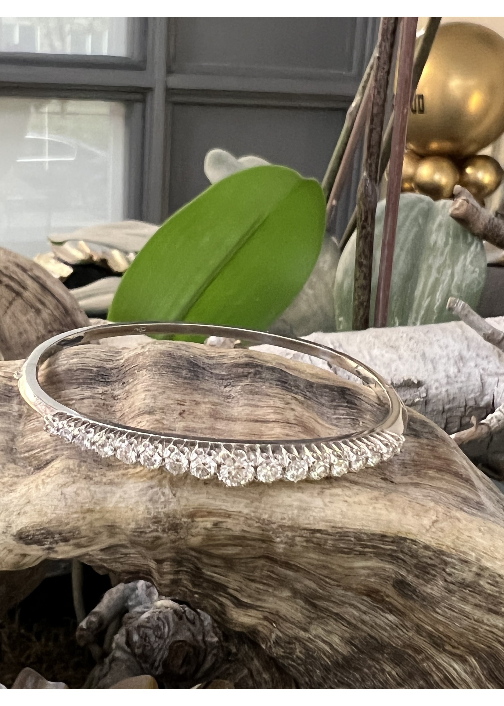 Vintage & Occasion Vintage witgouden bangle met briljantgeslepen diamant