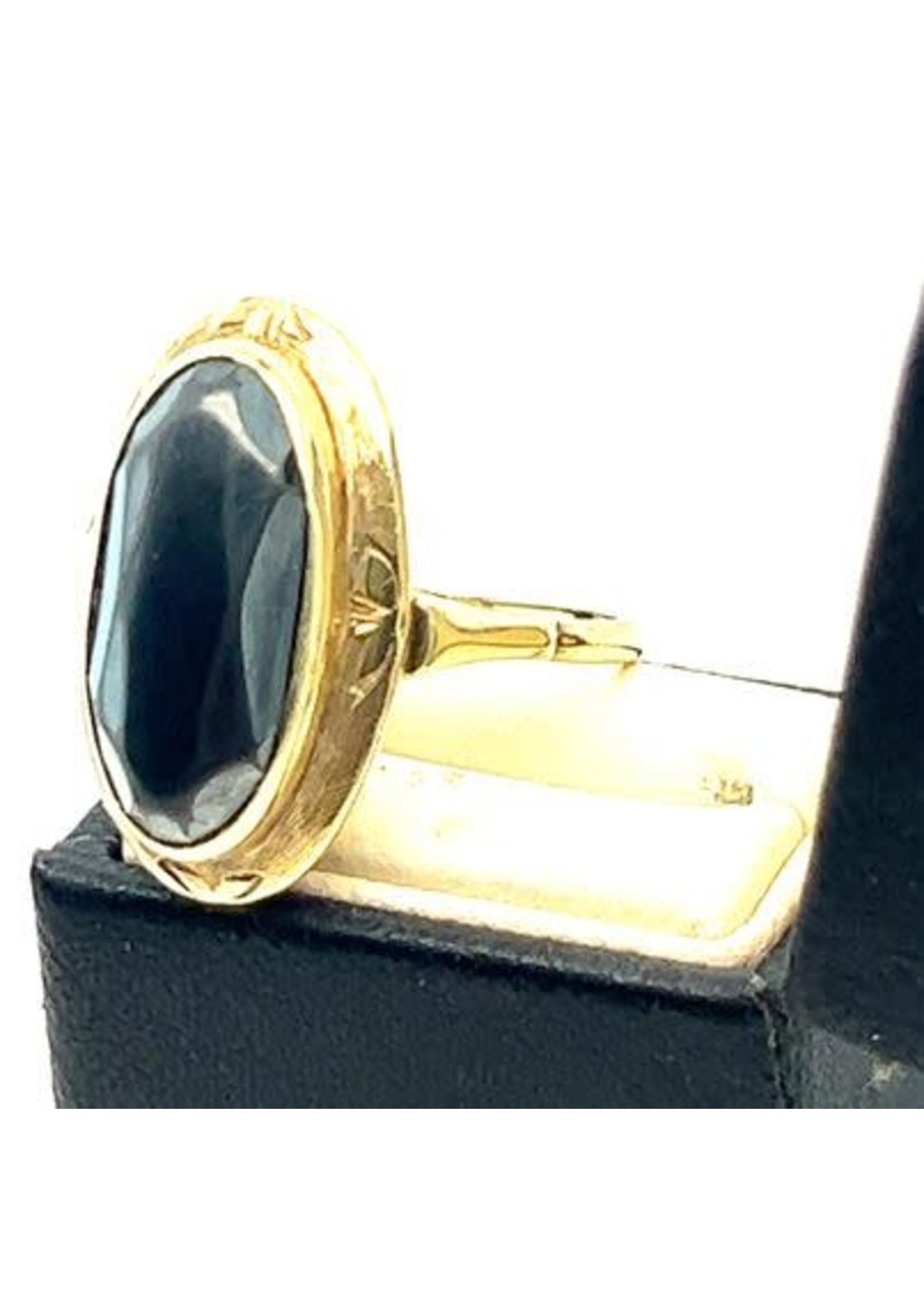 Vintage & Occasion Occasion gouden ring met gefacetteerde hematiet