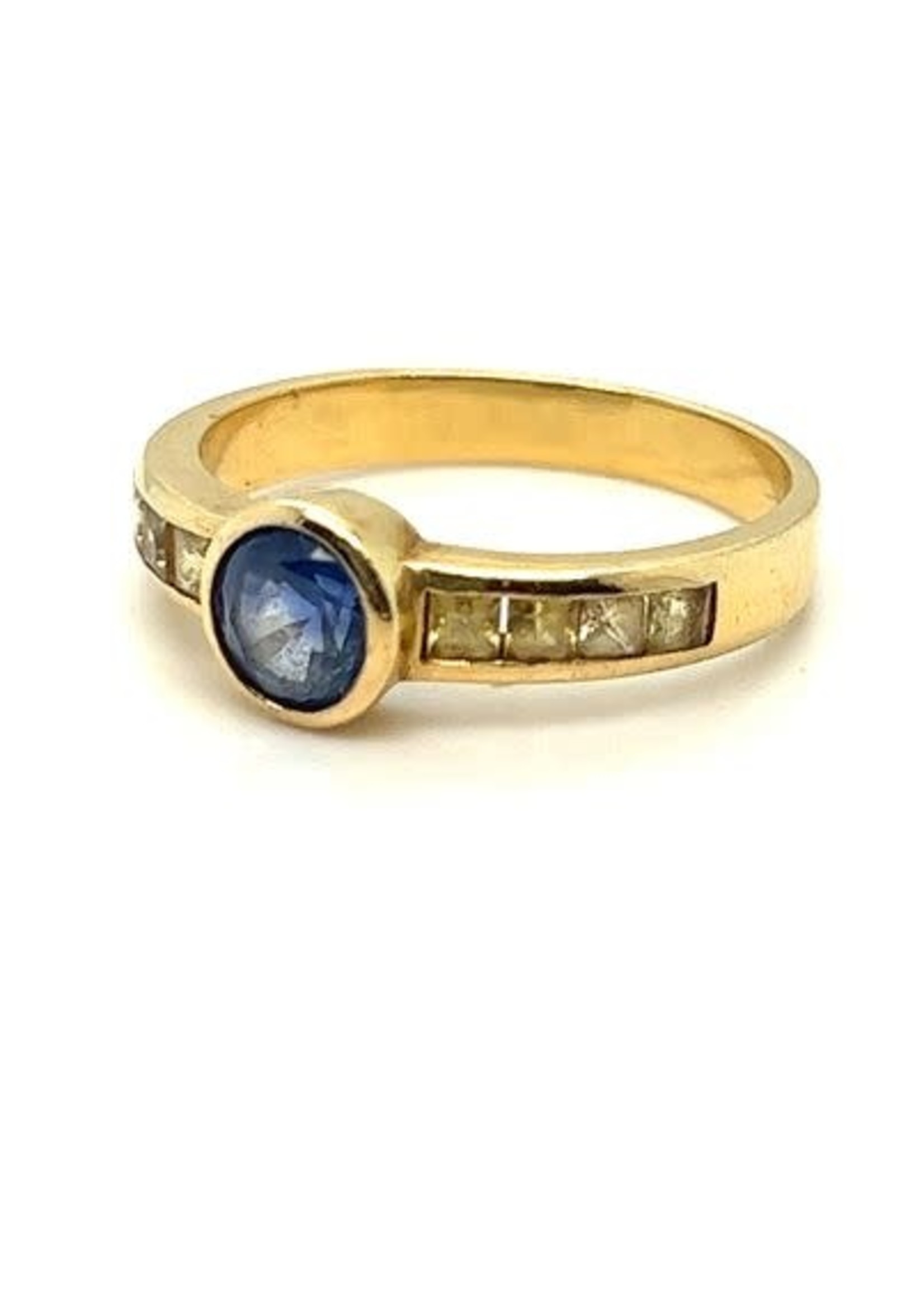 Vintage & Occasion Occasion gouden ring met blauwe saffier en gele diamant carré 0.48ct