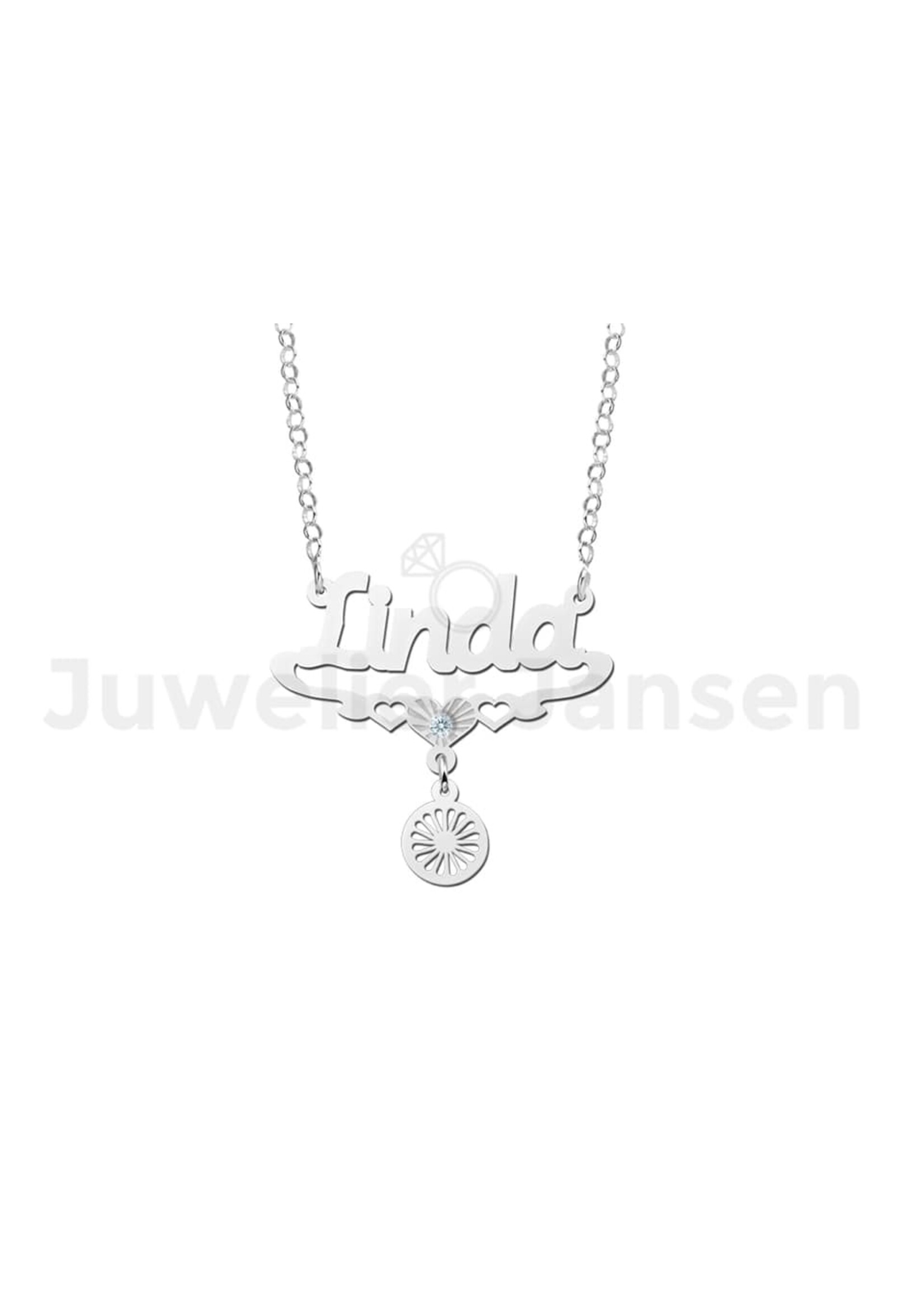 travellersluxury Travellers Luxury - Zilveren naamketting Linda met steen en woonwagen wiel