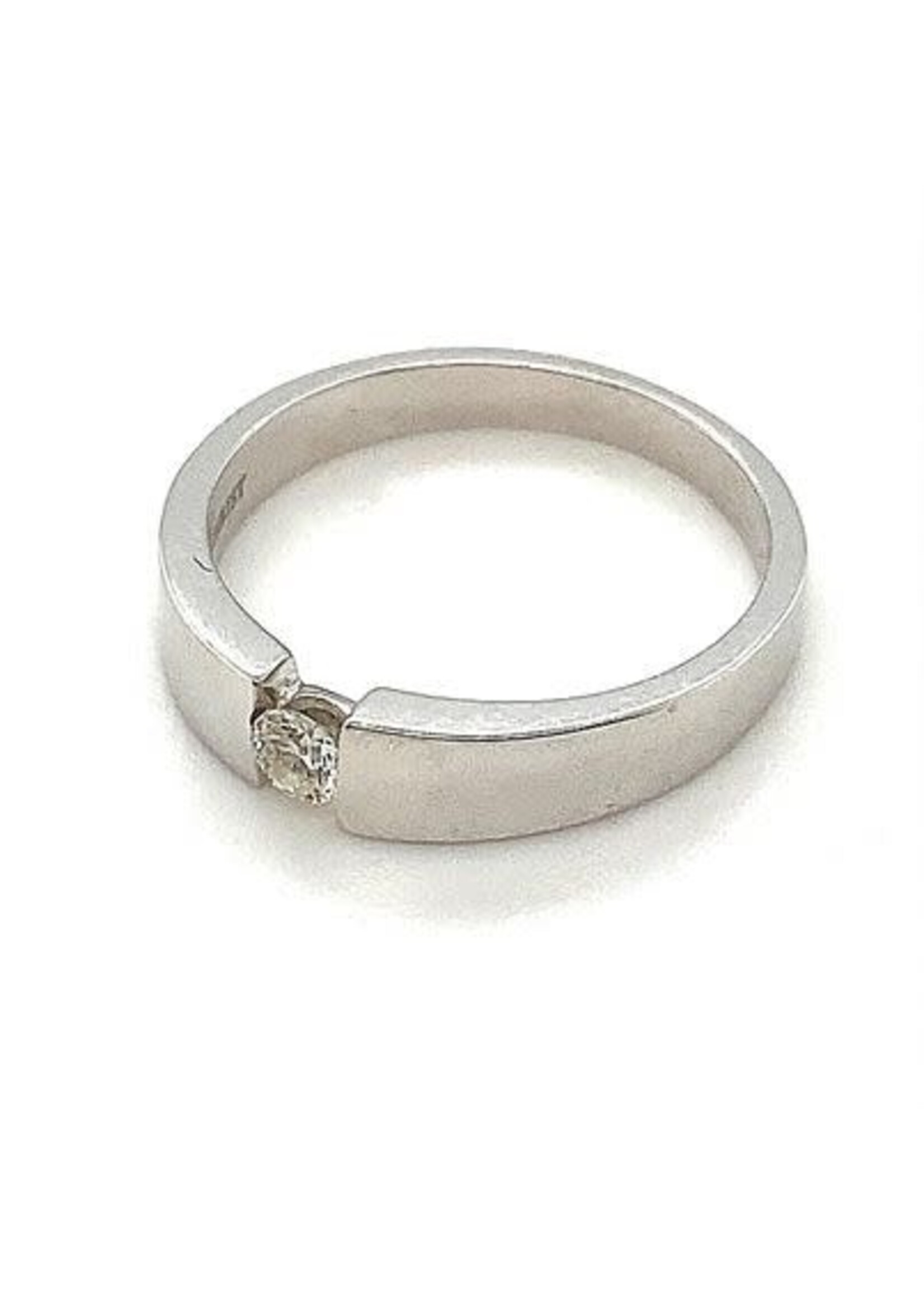 Vintage & Occasion Occasion witgouden Christ ring met diamant 0.10ct