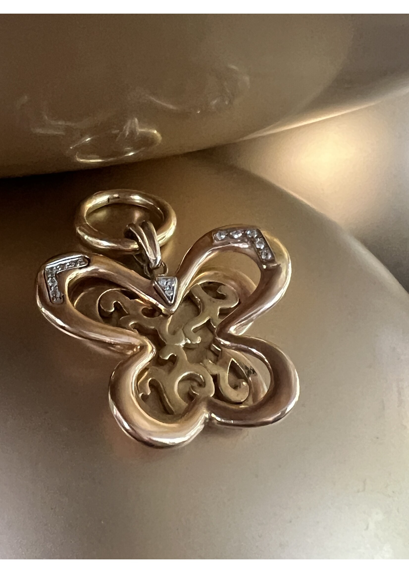 Vintage & Occasion Occasion vintage 14k  grote geelgouden vlinderhanger