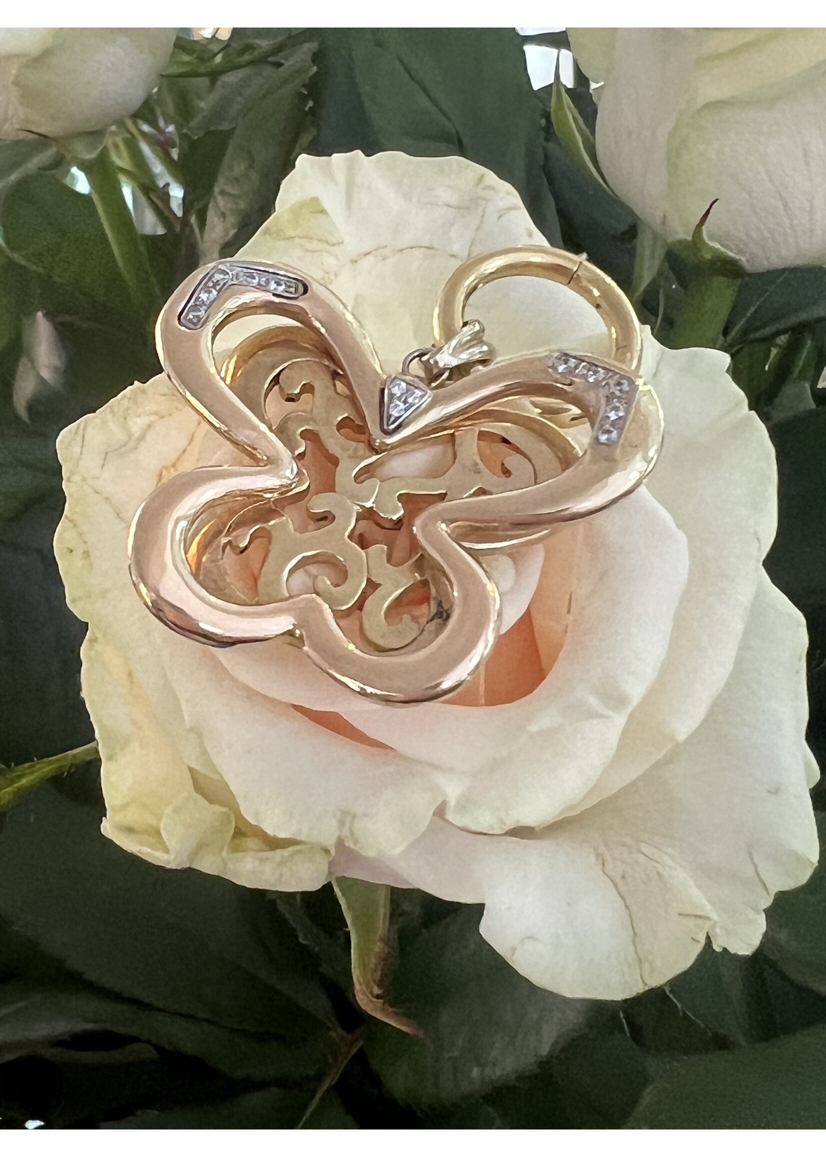 Vintage & Occasion Occasion vintage 14k  grote geelgouden vlinderhanger