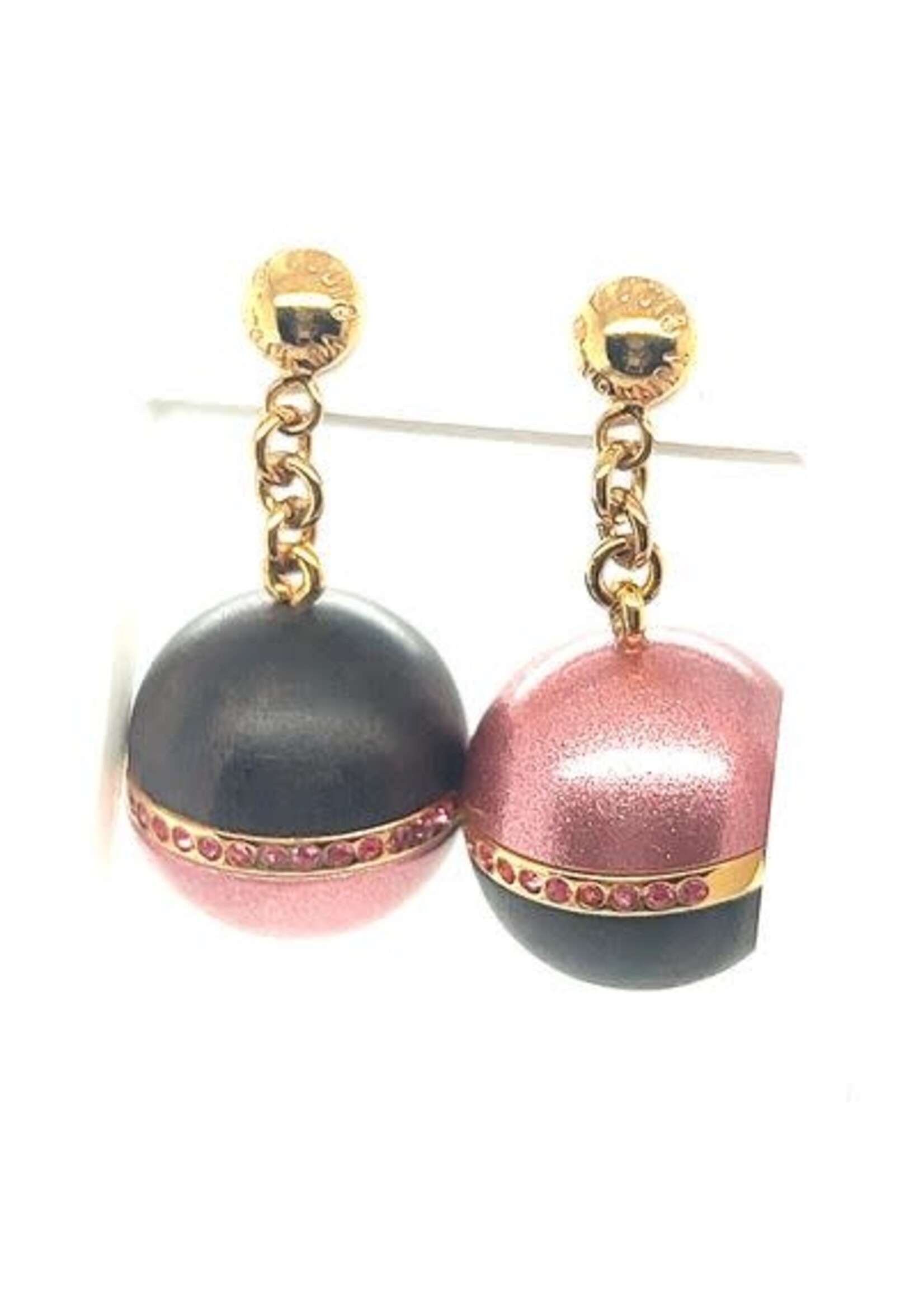 Vintage & Occasion Louis Vuitton oorhangers met roze emaille en hout