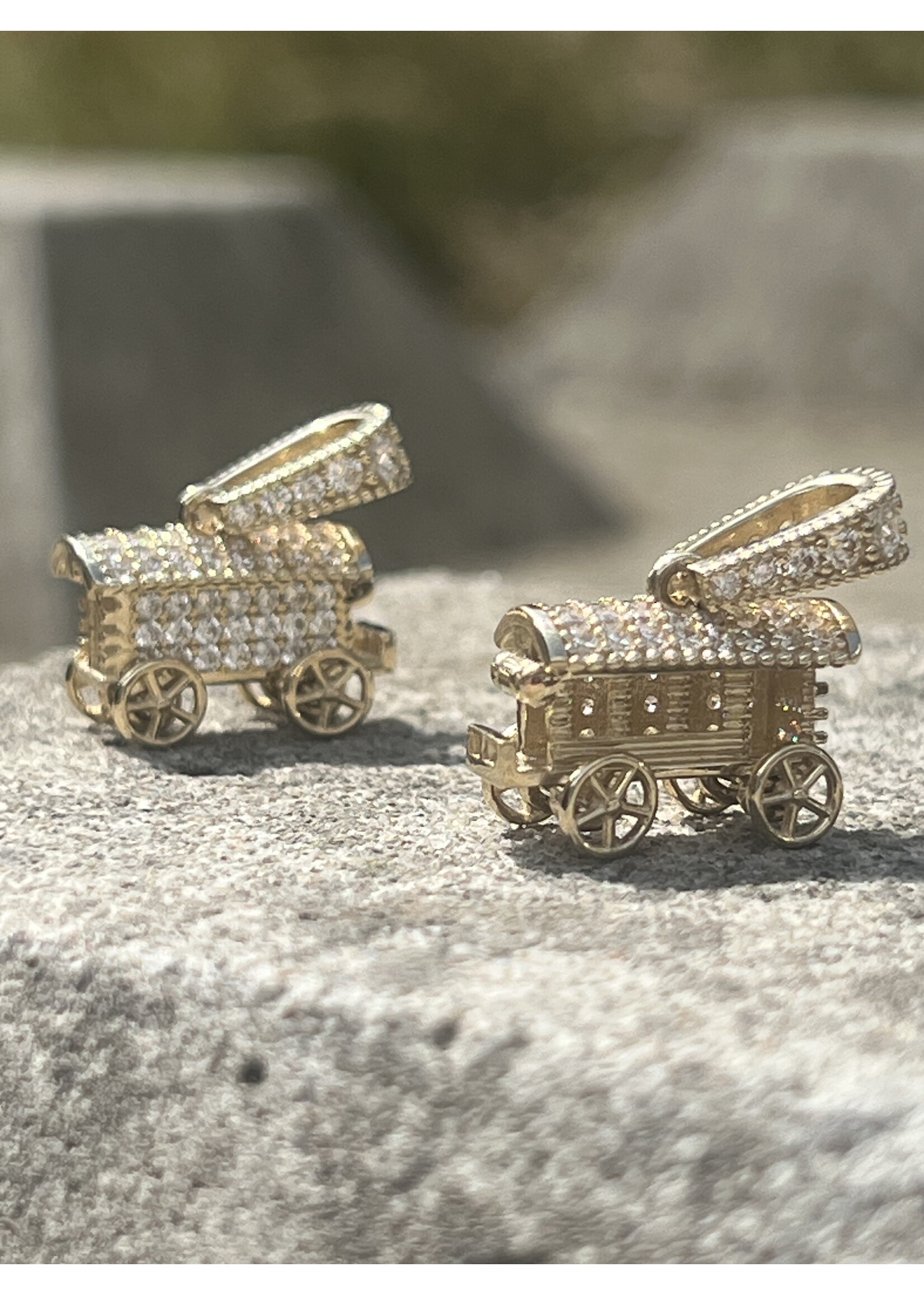 Cataleya jewels Geelgouden woonwagen hanger big met witte zirkonia's 14k - size l