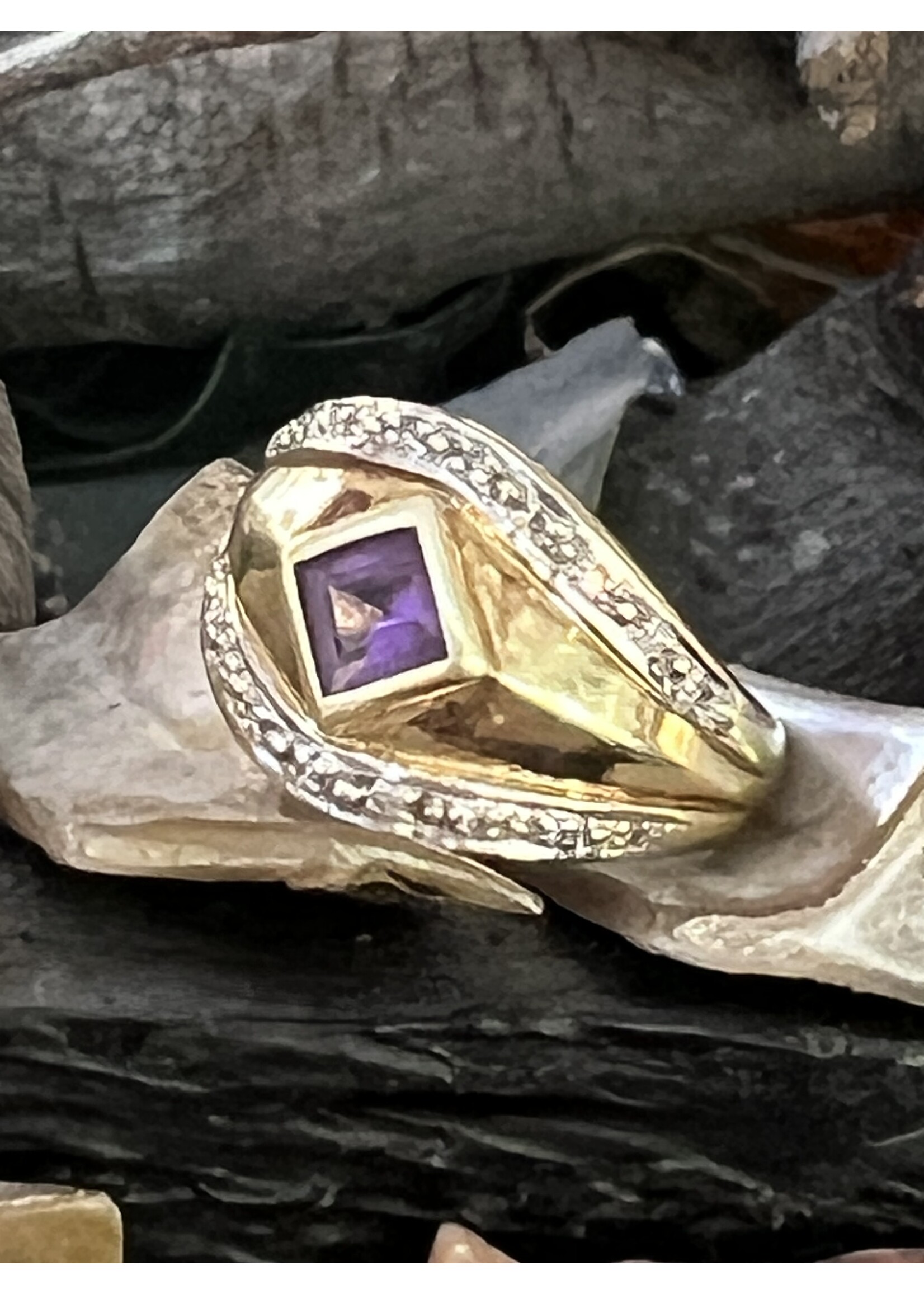 Vintage & Occasion Vintage gouden ring 3 banden met amethist en diamant