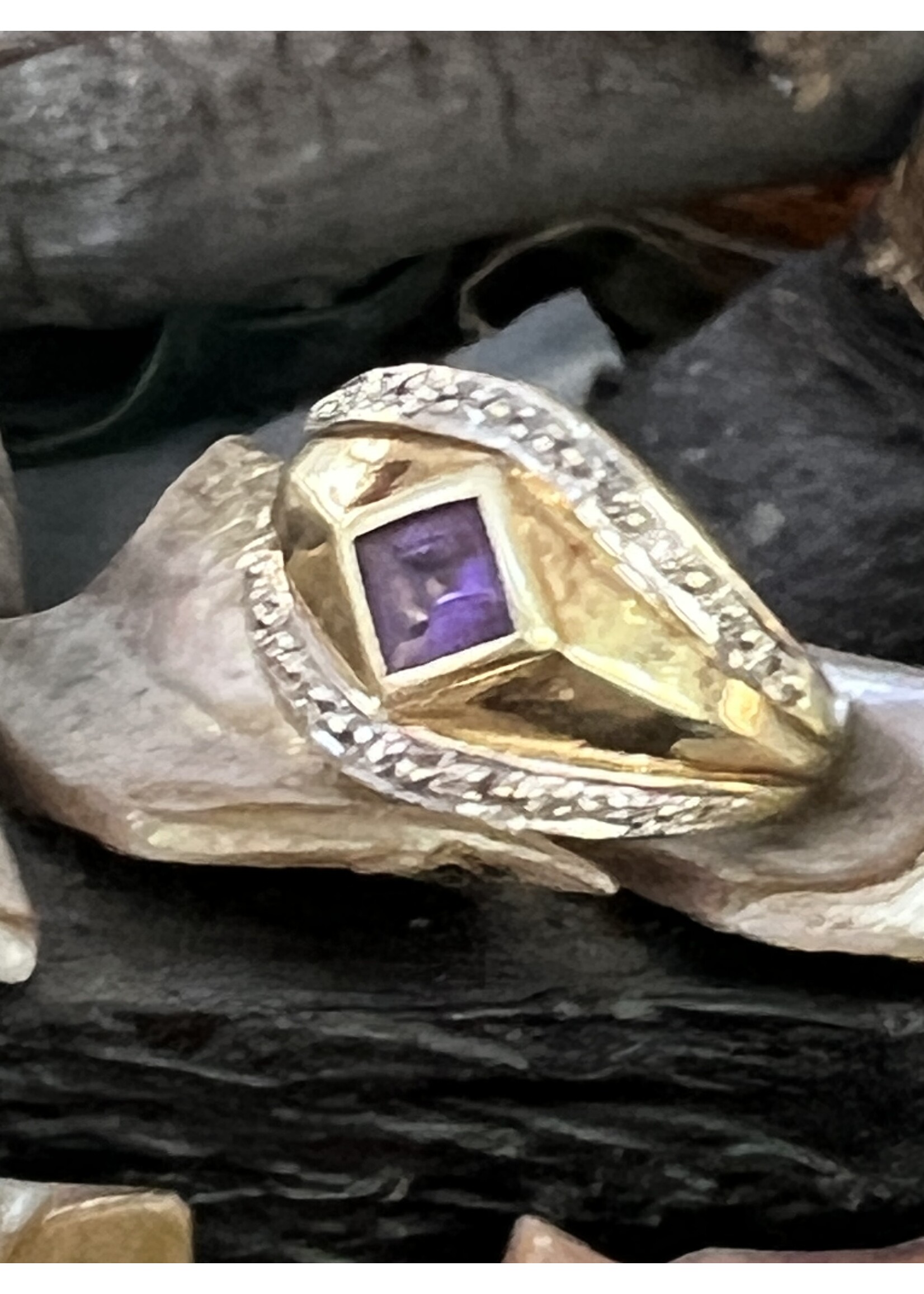 Vintage & Occasion Vintage gouden ring 3 banden met amethist en diamant