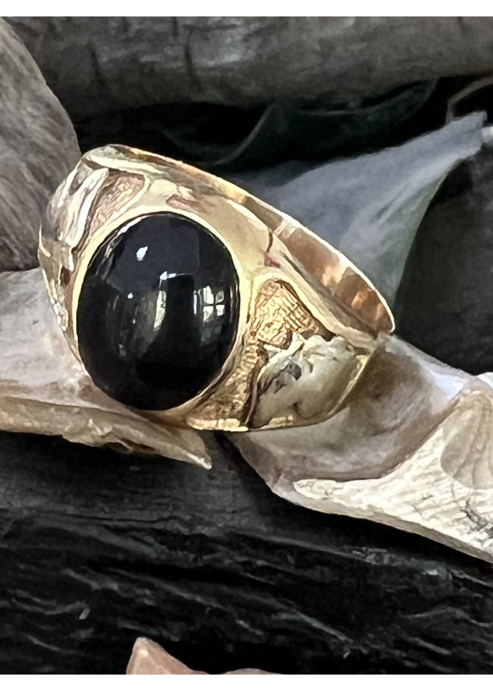 Vintage & Occasion Occasion bicolor gouden ring met onyx steen een paardenhoofden