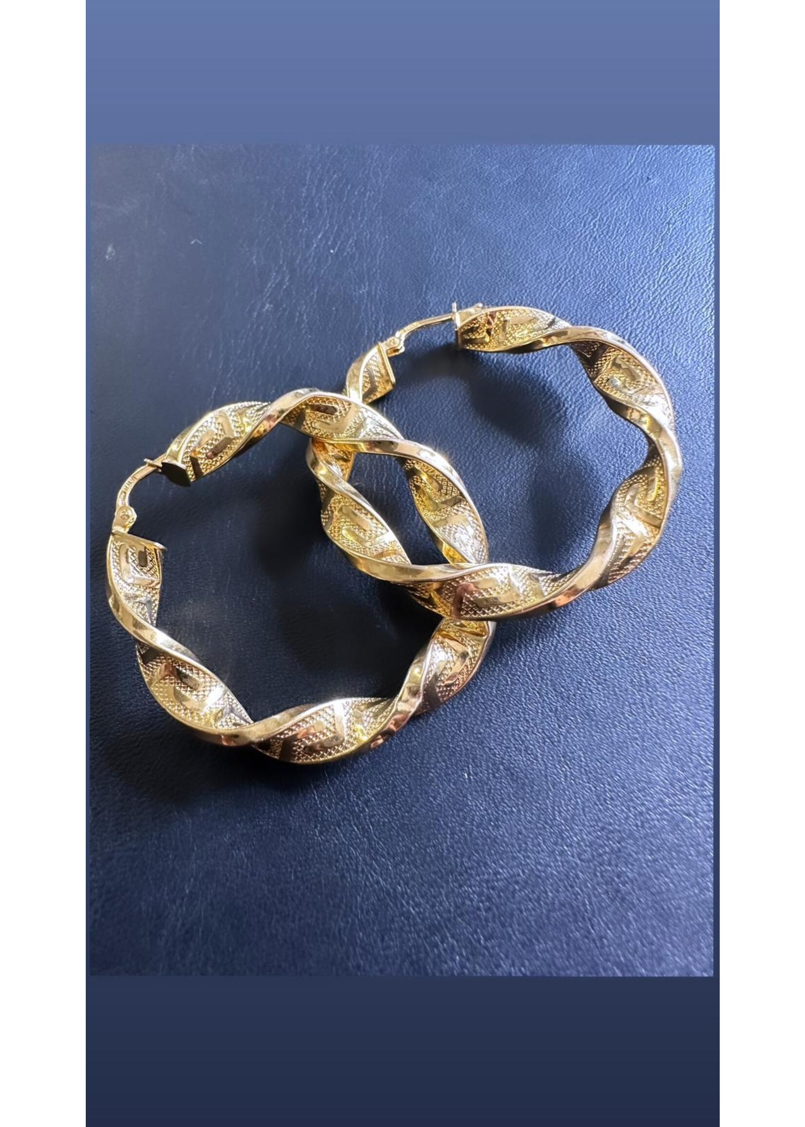Vintage & Occasion Geelgouden wokkels met  motief