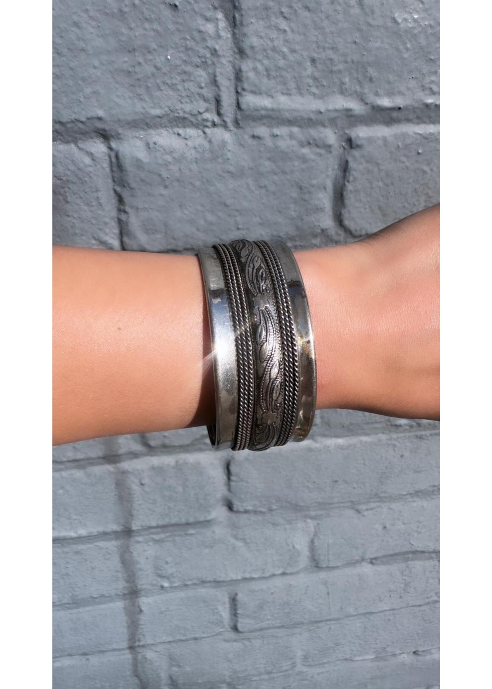 Vintage & Occasion Occasion zilveren bangle koord motief