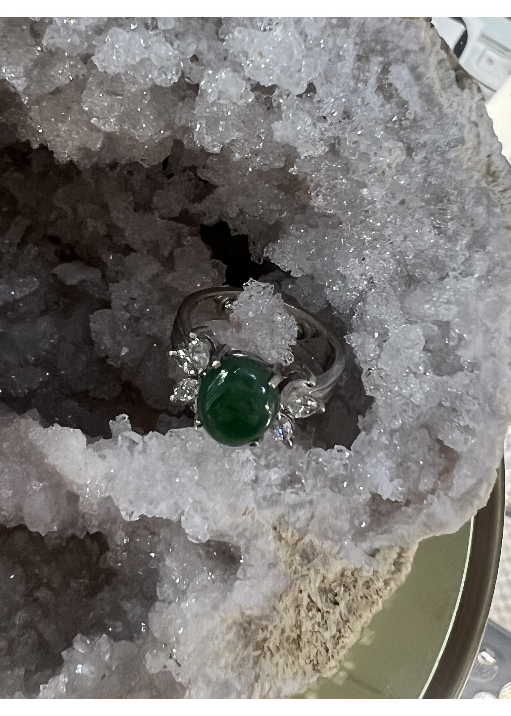 Vintage & Occasion Witgouden ring met smaragd en briljant