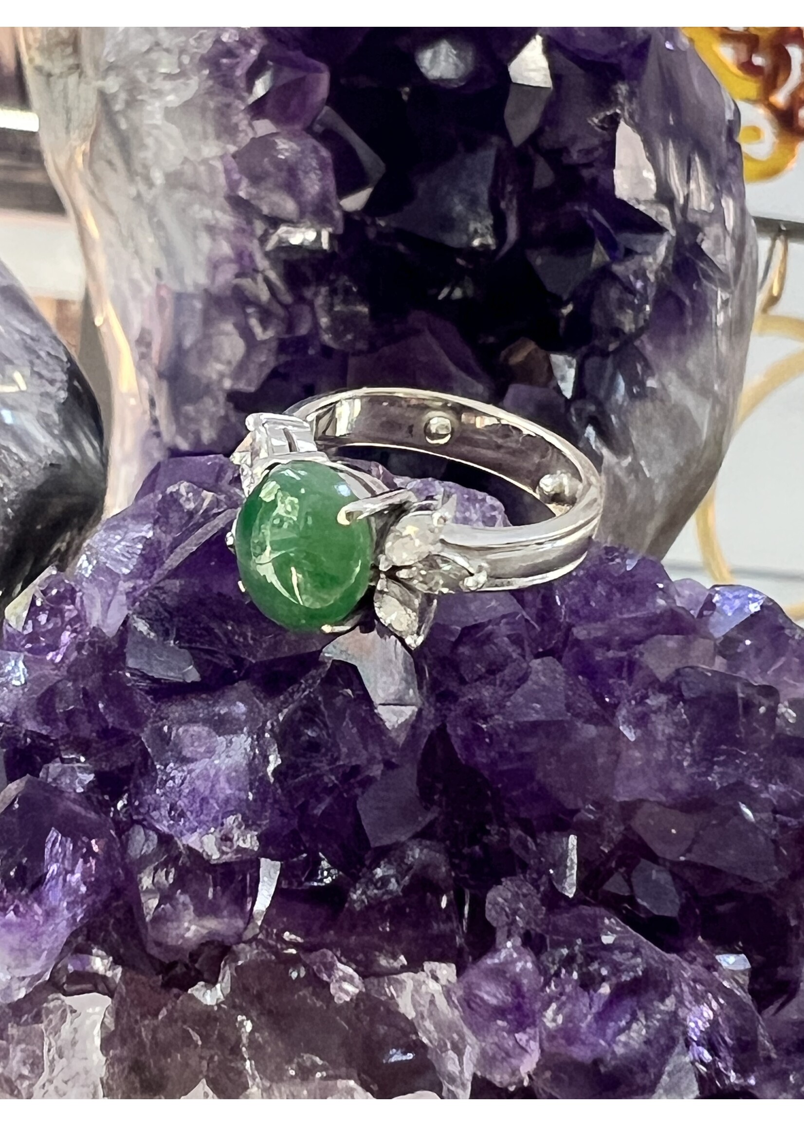 Vintage & Occasion Witgouden ring met smaragd en briljant