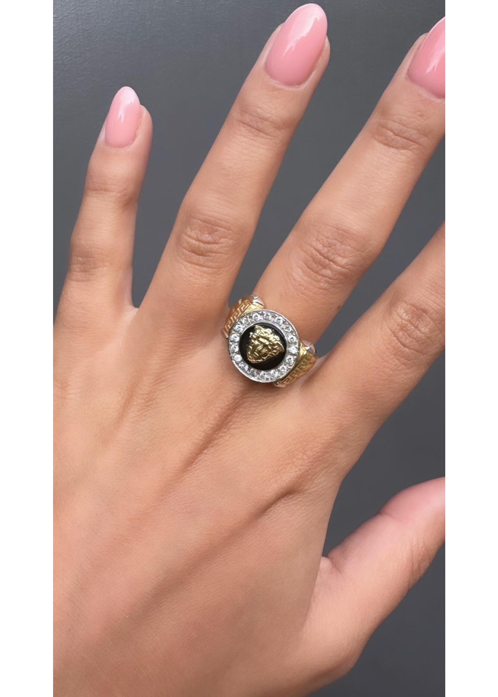 Cataleya jewels Versace ring zegelring met zirkonia