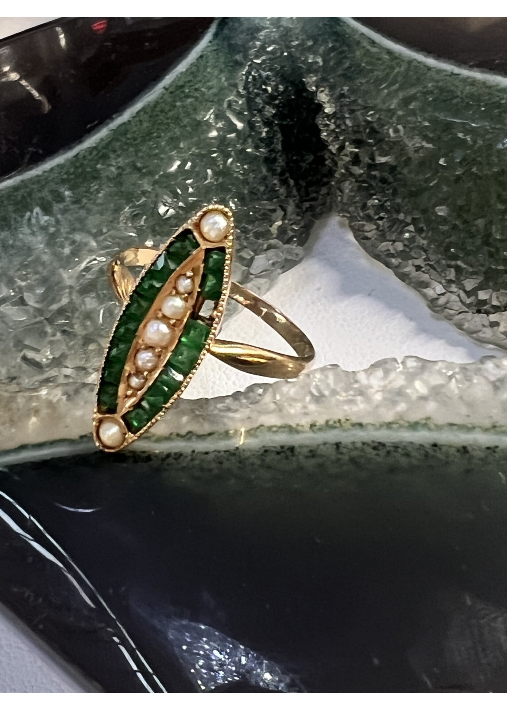 Vintage & Occasion Ring met smaragd art deco