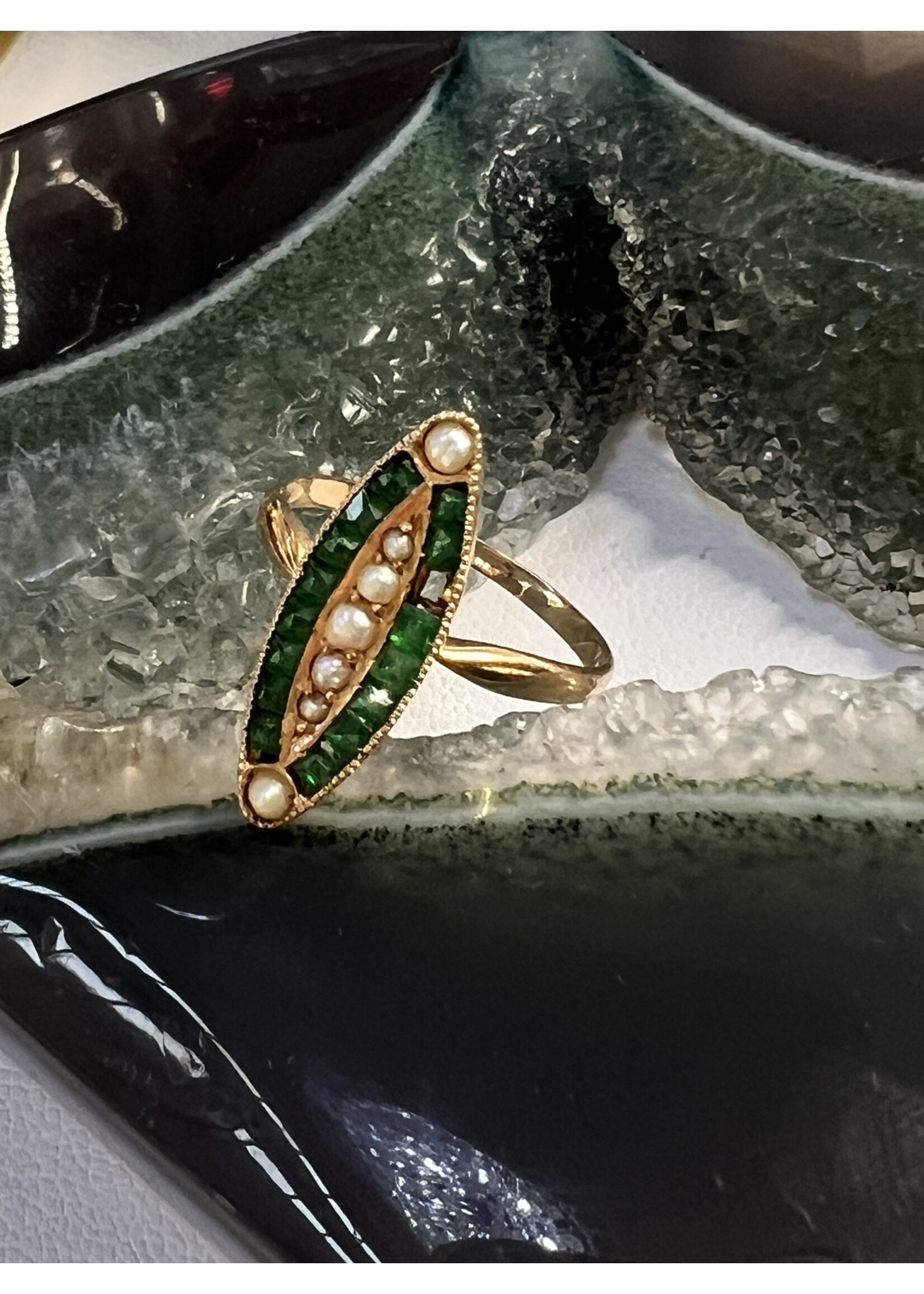 Vintage & Occasion Ring met smaragd art deco