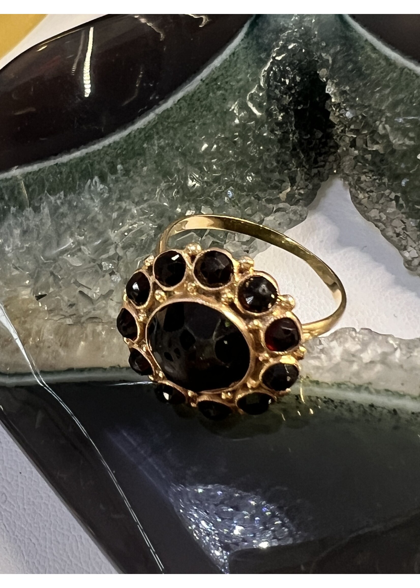 Vintage & Occasion Ring met granaat