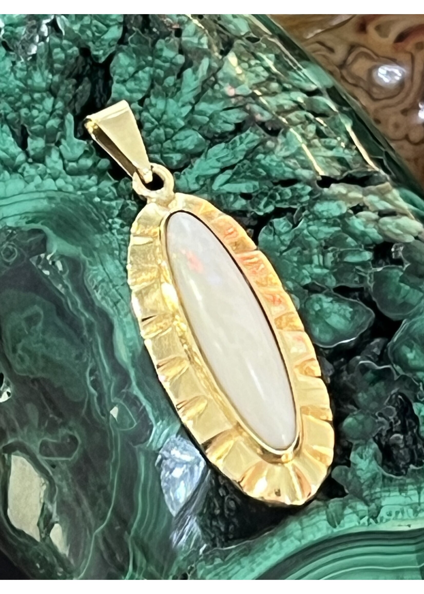 Vintage & Occasion Hanger met witte opaal ovaalvormig