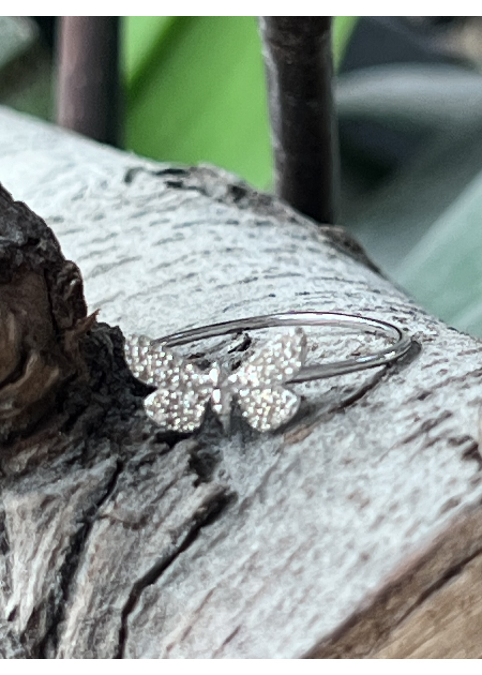 Vintage & Occasion witgouden ring met vlinder met briljant