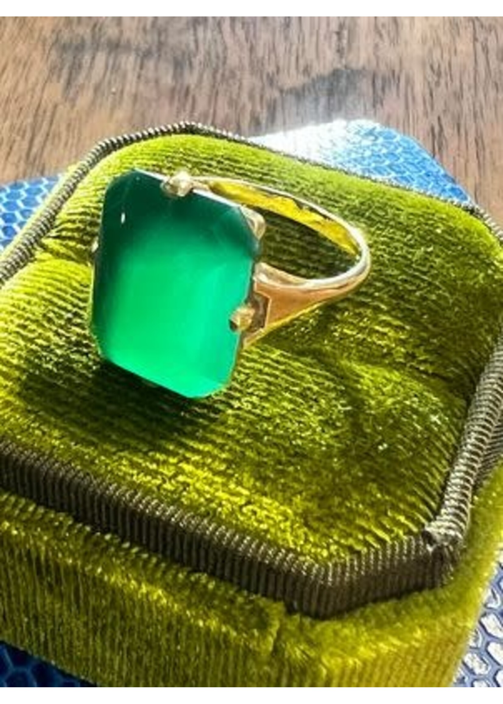 Vintage & Occasion Geelgouden ring met groene agaat edelsteen