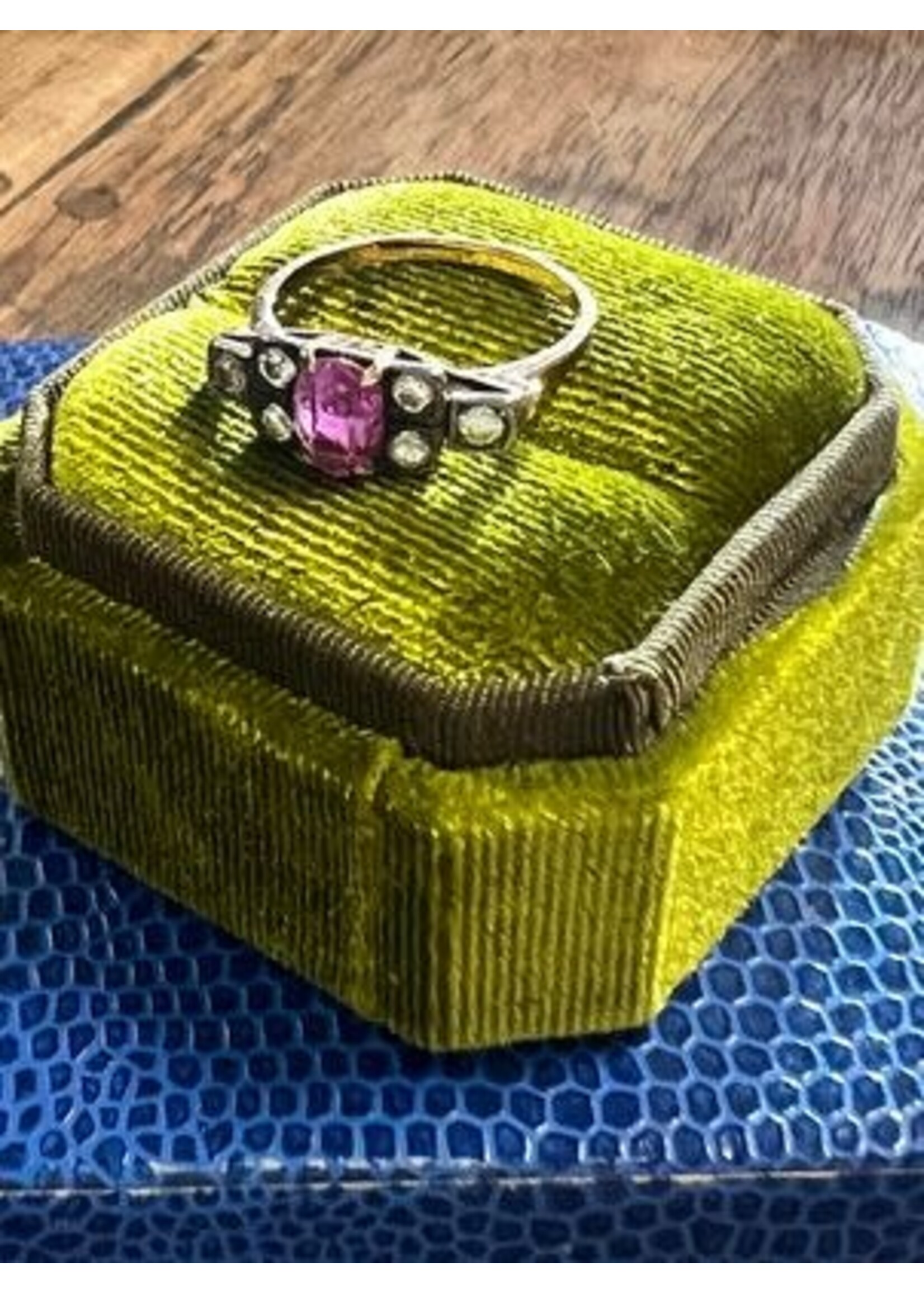 Vintage & Occasion Vintage ring goud met zilveren zetten, robijn en diamant