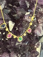 Vintage & Occasion Ketting  18k met smaragd , saffier briljant  en robijn - lengte 40cm