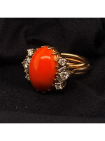 Vintage & Occasion Occasion ring met briljant en baquette en angel skin koraal