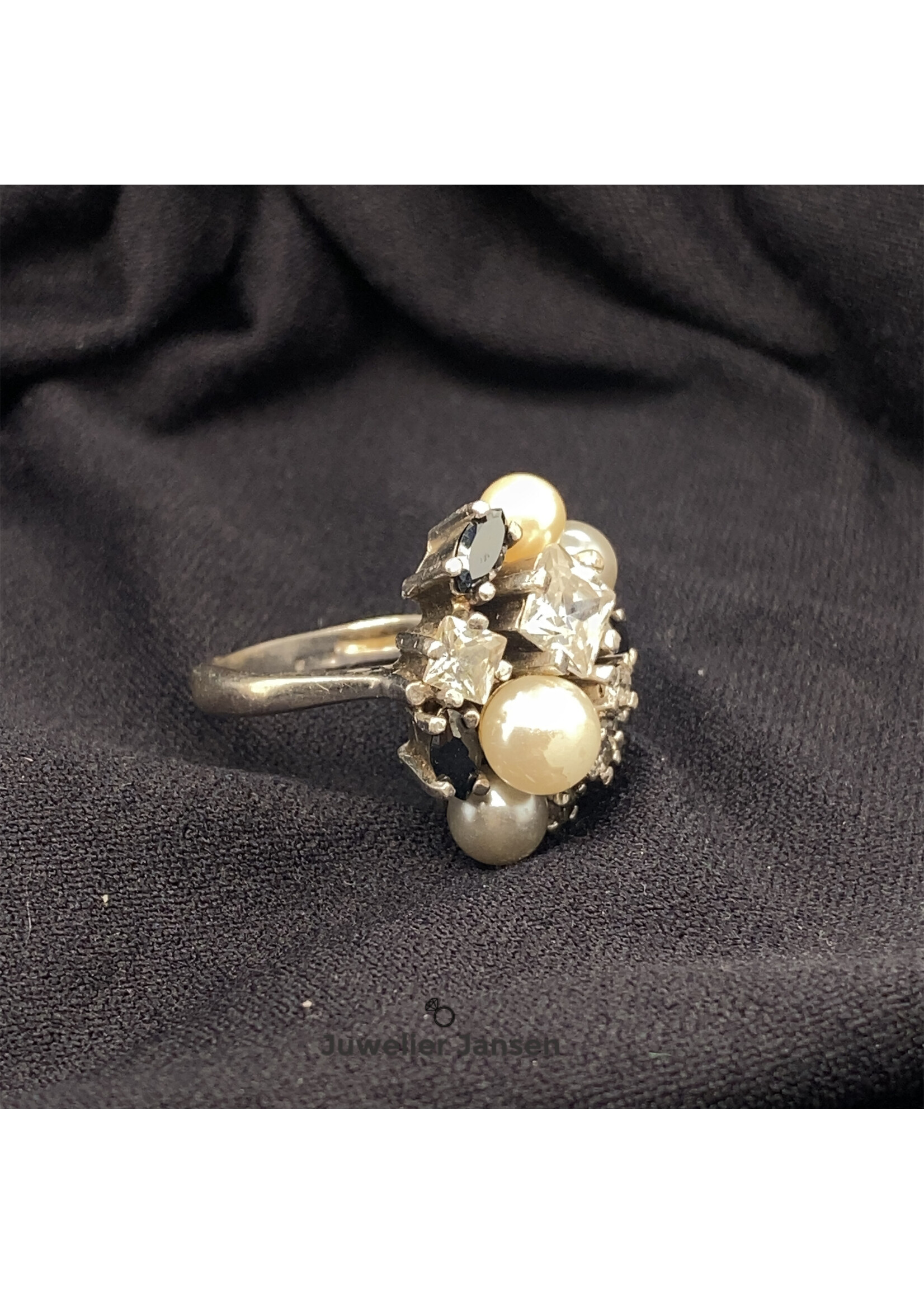 Vintage & Occasion Occasion  zilveren ring met parel en zirkonia