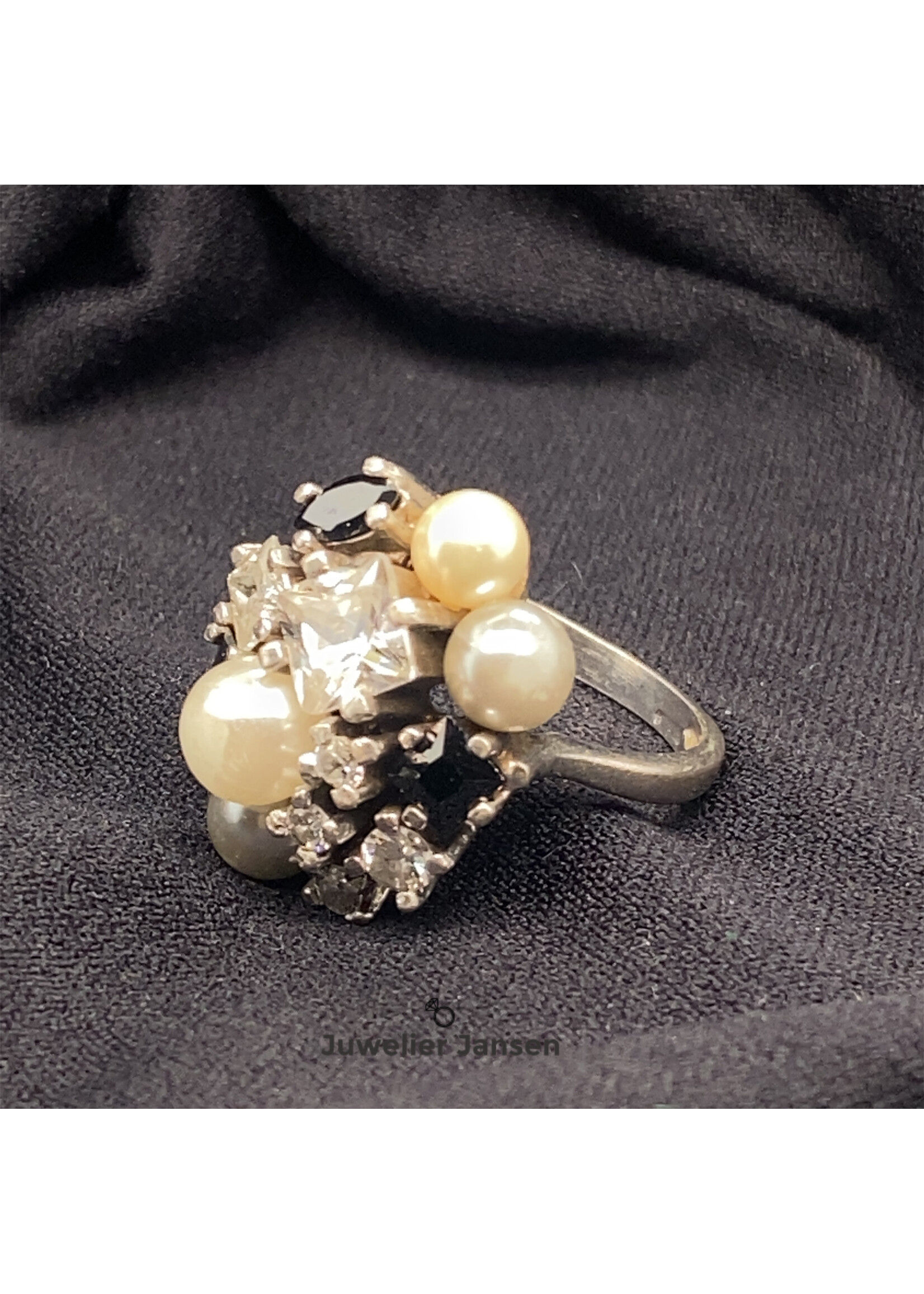 Vintage & Occasion Occasion  zilveren ring met parel en zirkonia