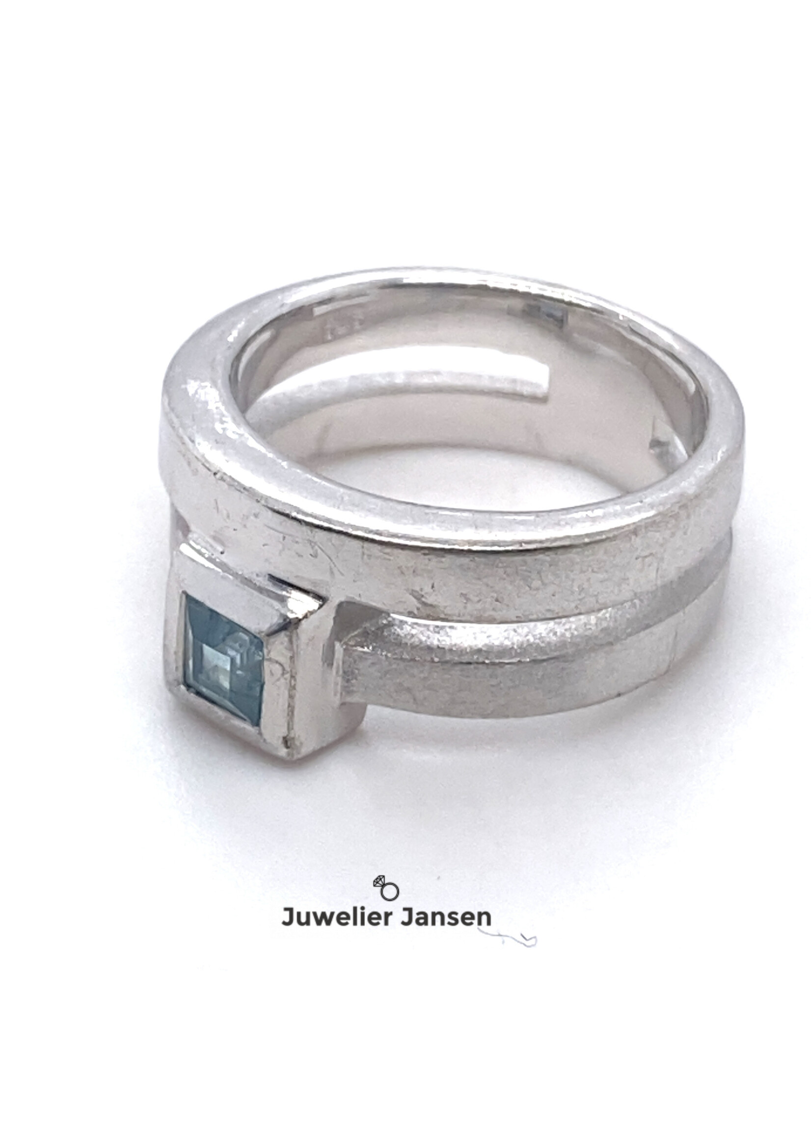 Vintage & Occasion Occasion zilveren massieve ring met aquamarijn