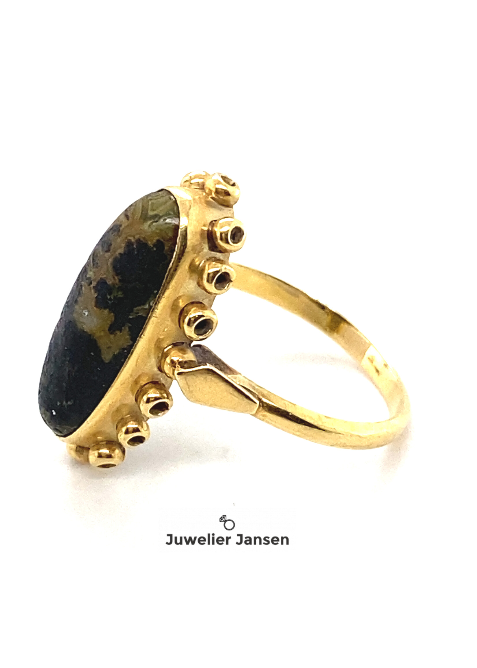 Vintage & Occasion Occasion gouden ring met licht ruwe agaat edelsteen