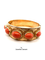 Vintage & Occasion Occasion prachtige gouden bangle  met bloedkoraal