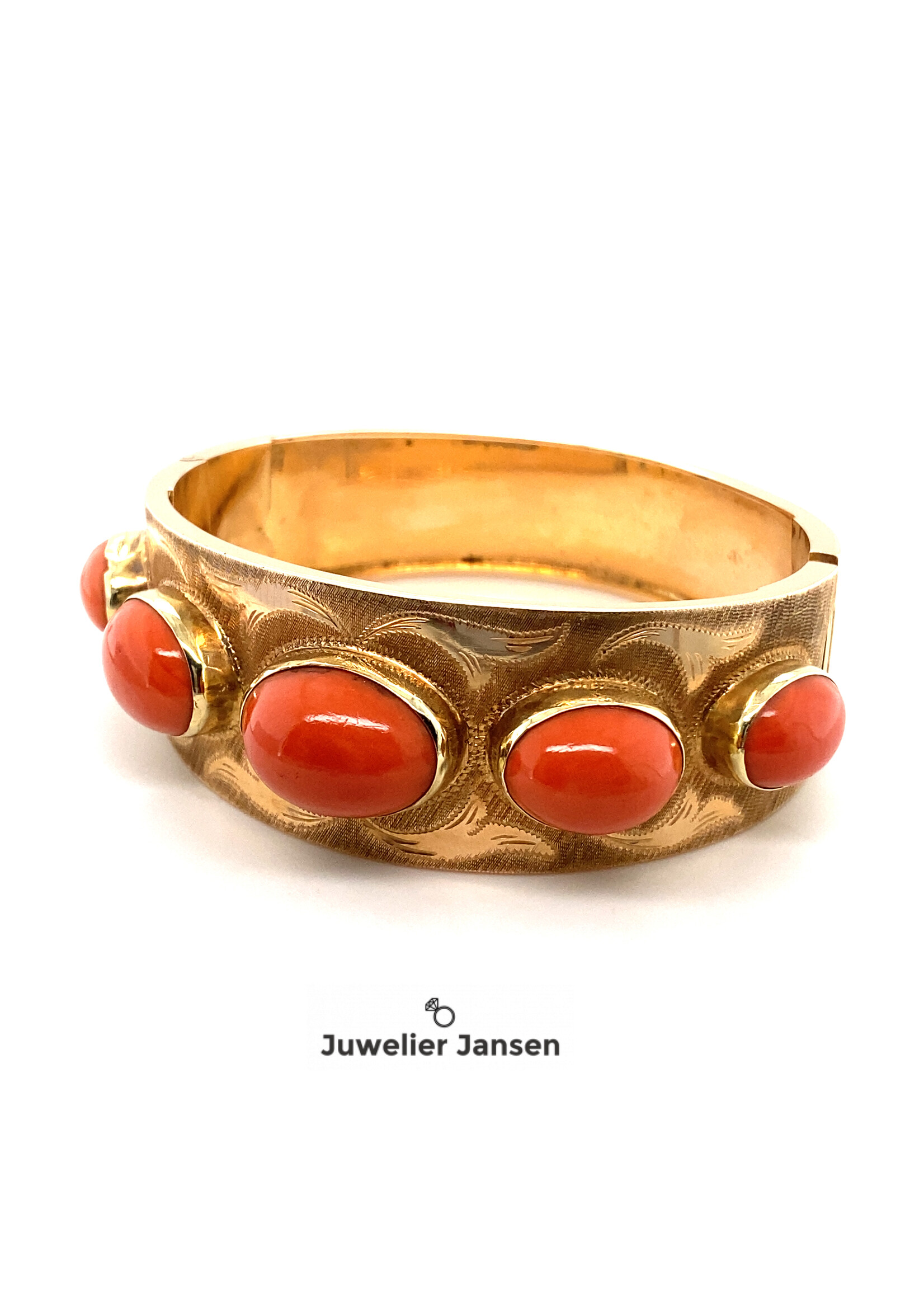 Vintage & Occasion Occasion prachtige gouden bangle  met bloedkoraal