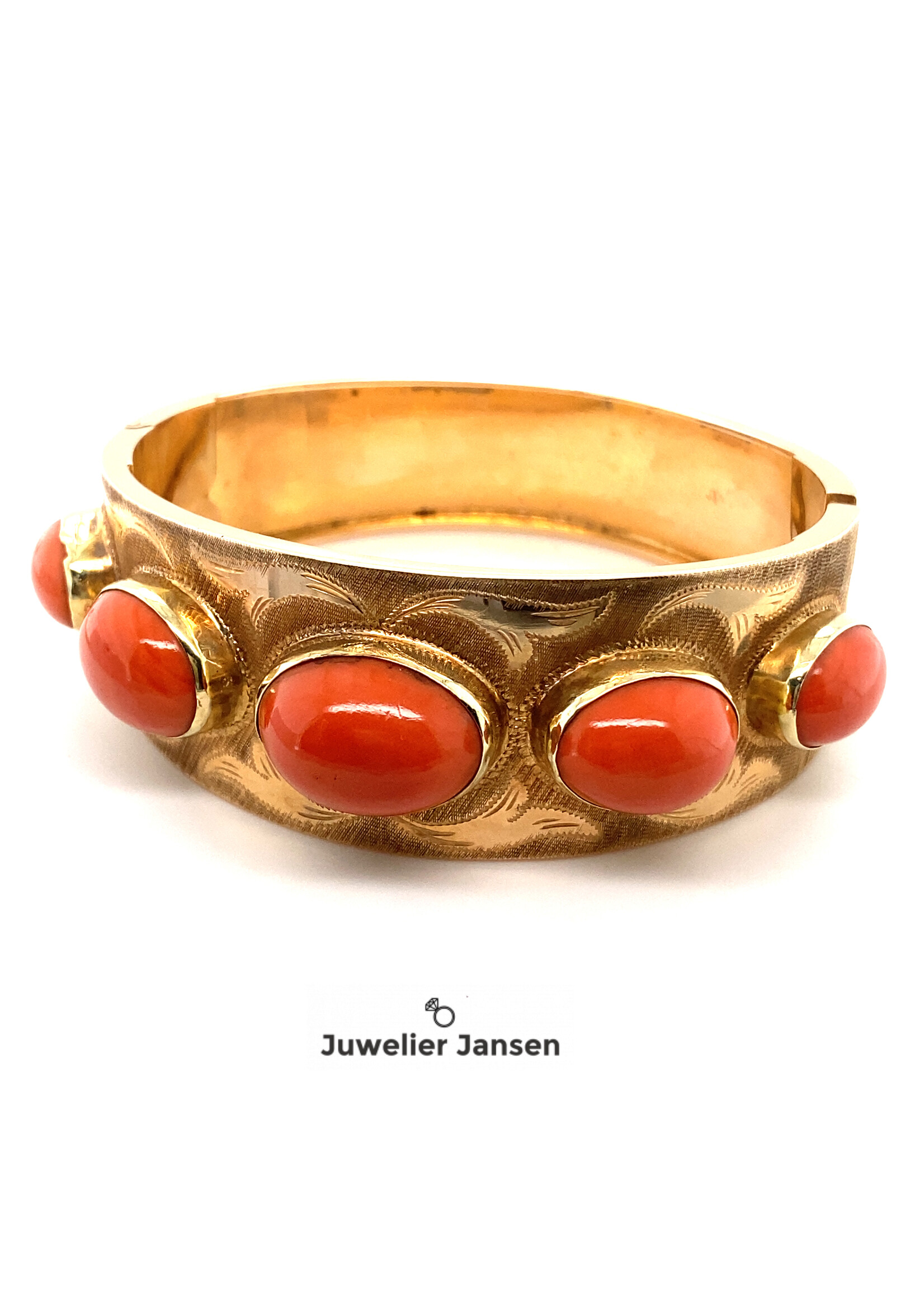 Vintage & Occasion Occasion prachtige gouden bangle  met bloedkoraal