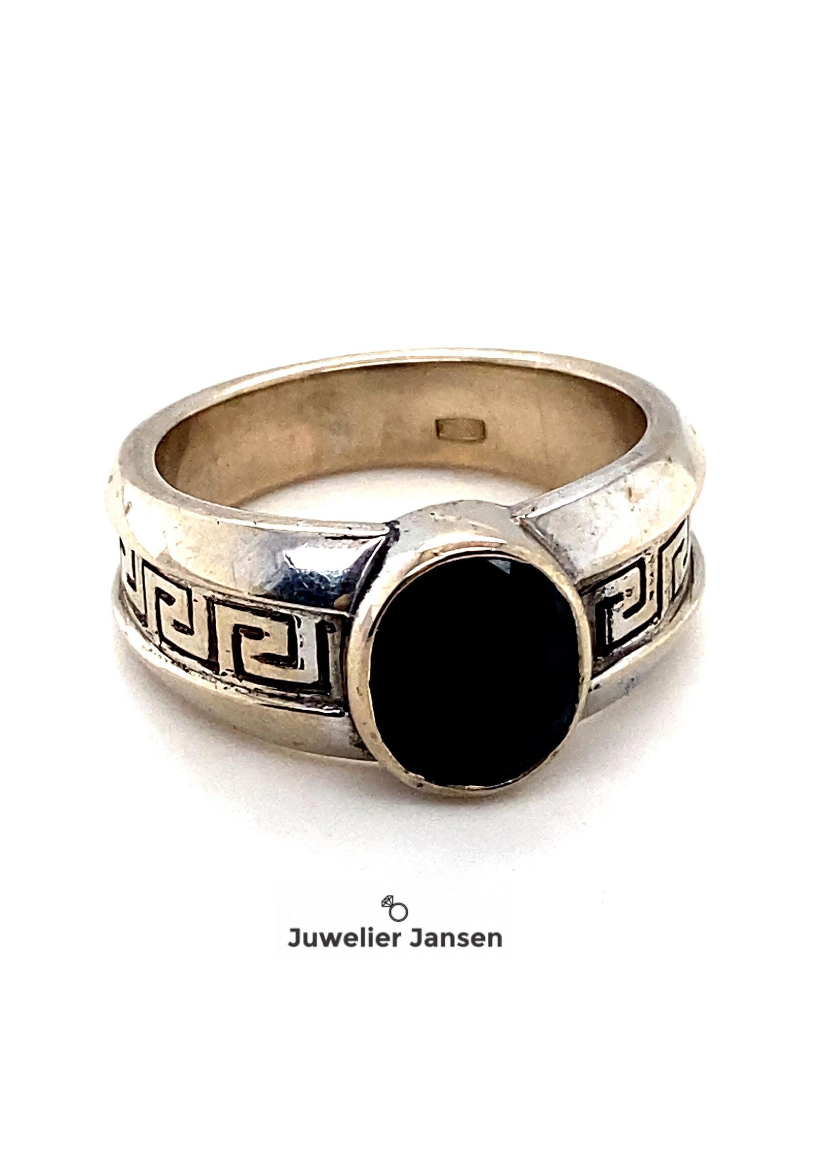 Vintage & Occasion Witgouden massieve  zegelring   motief met gefaceteerde saffier 4.8 ct - maat 22