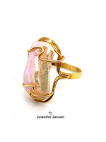 Vintage & Occasion Occasion gouden 18k ring met zalmkleurige barok parel