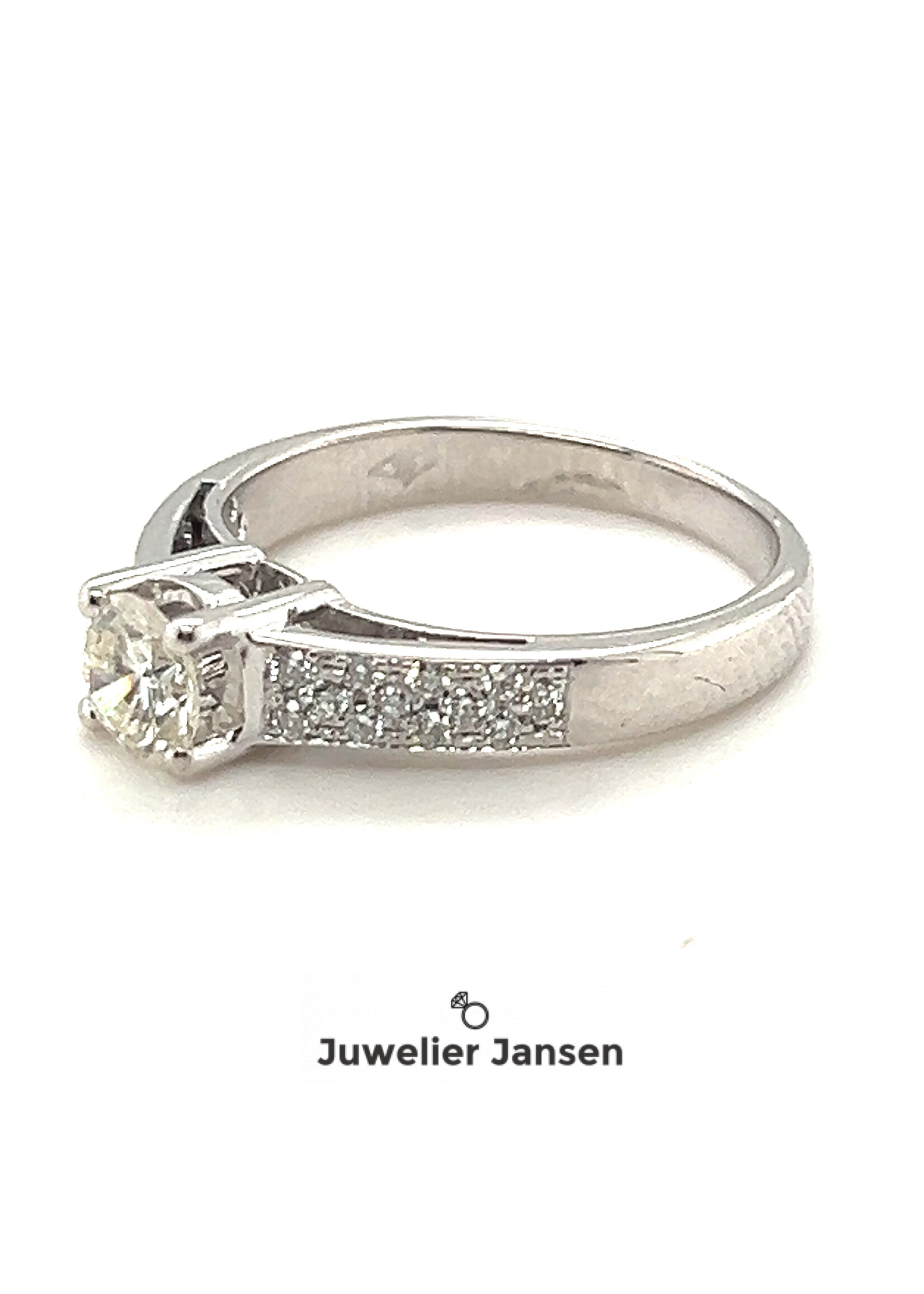 Vintage & Occasion Occasion witgouden ring bezet met circa 0.75ct diamant
