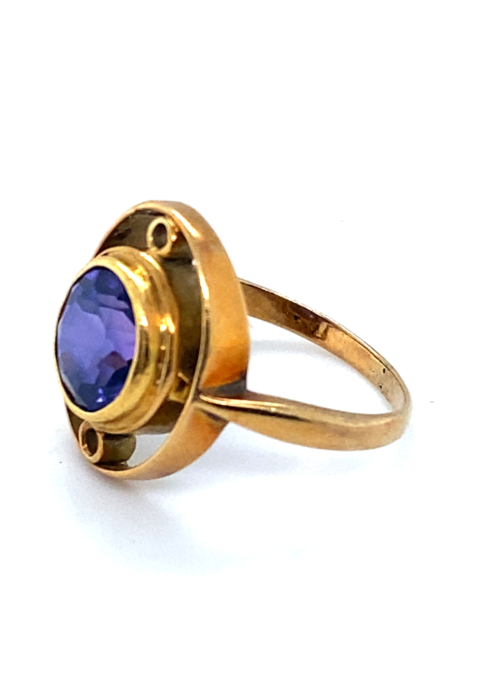 Vintage & Occasion Geelgouden ring met paarse steen - maat 16