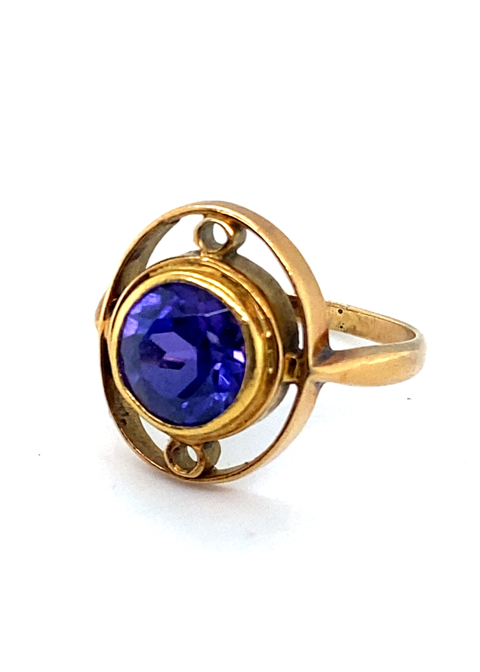 Vintage & Occasion Geelgouden ring met paarse steen - maat 16