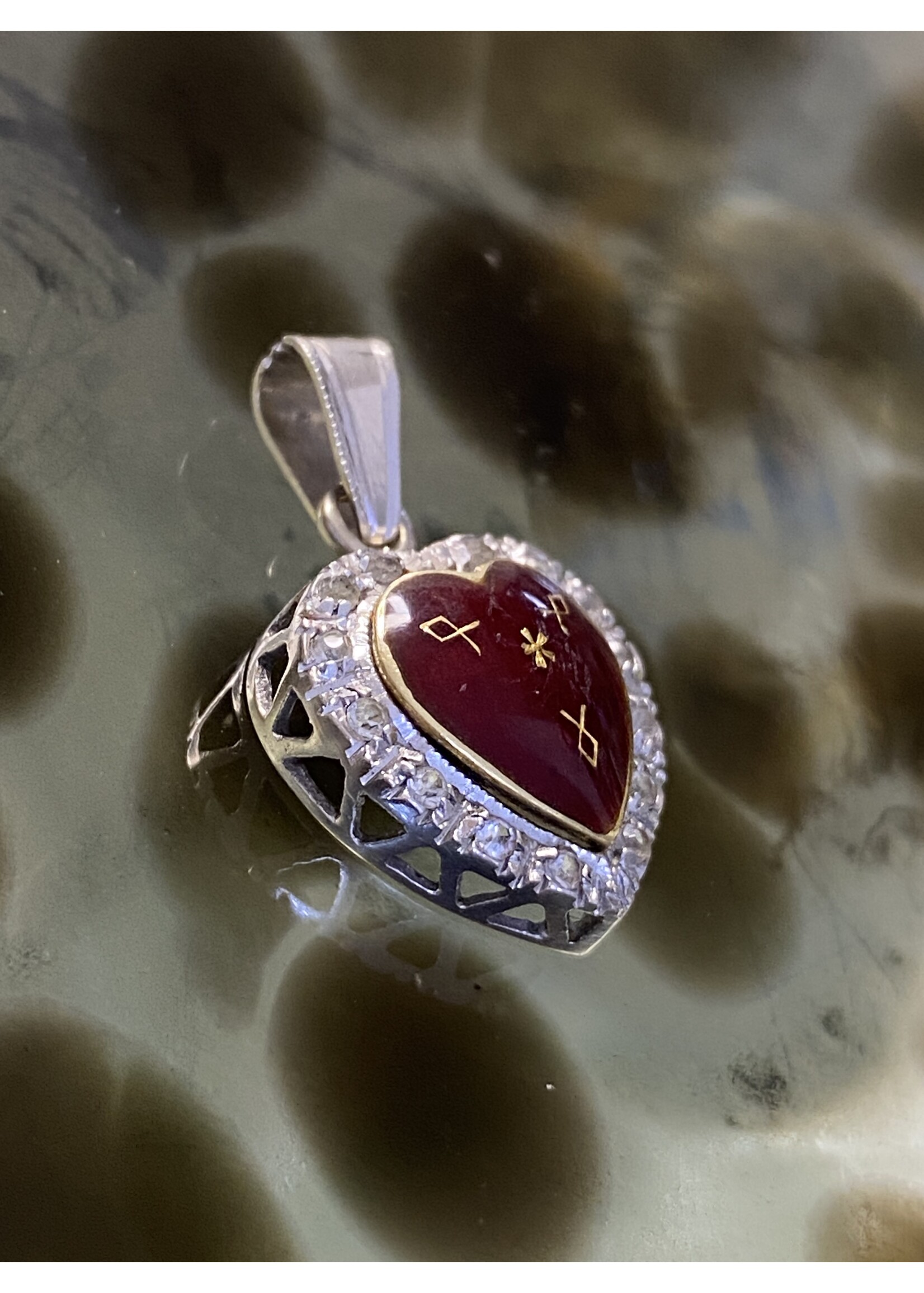 Vintage & Occasion Witgouden hartje met emaille
