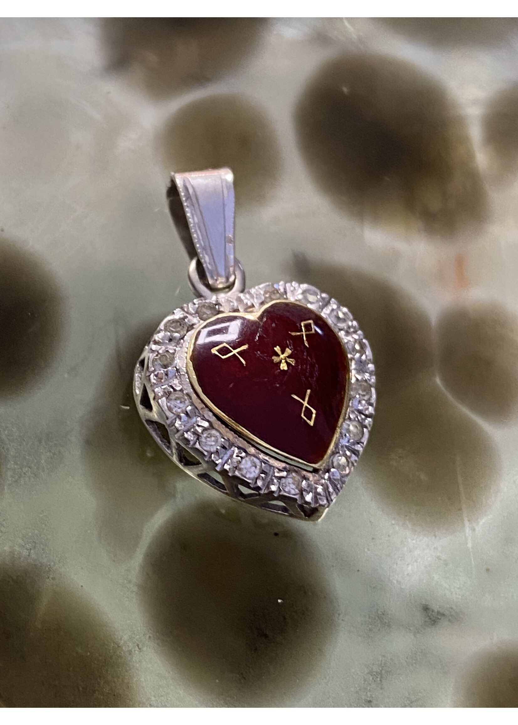 Vintage & Occasion Witgouden hartje met emaille